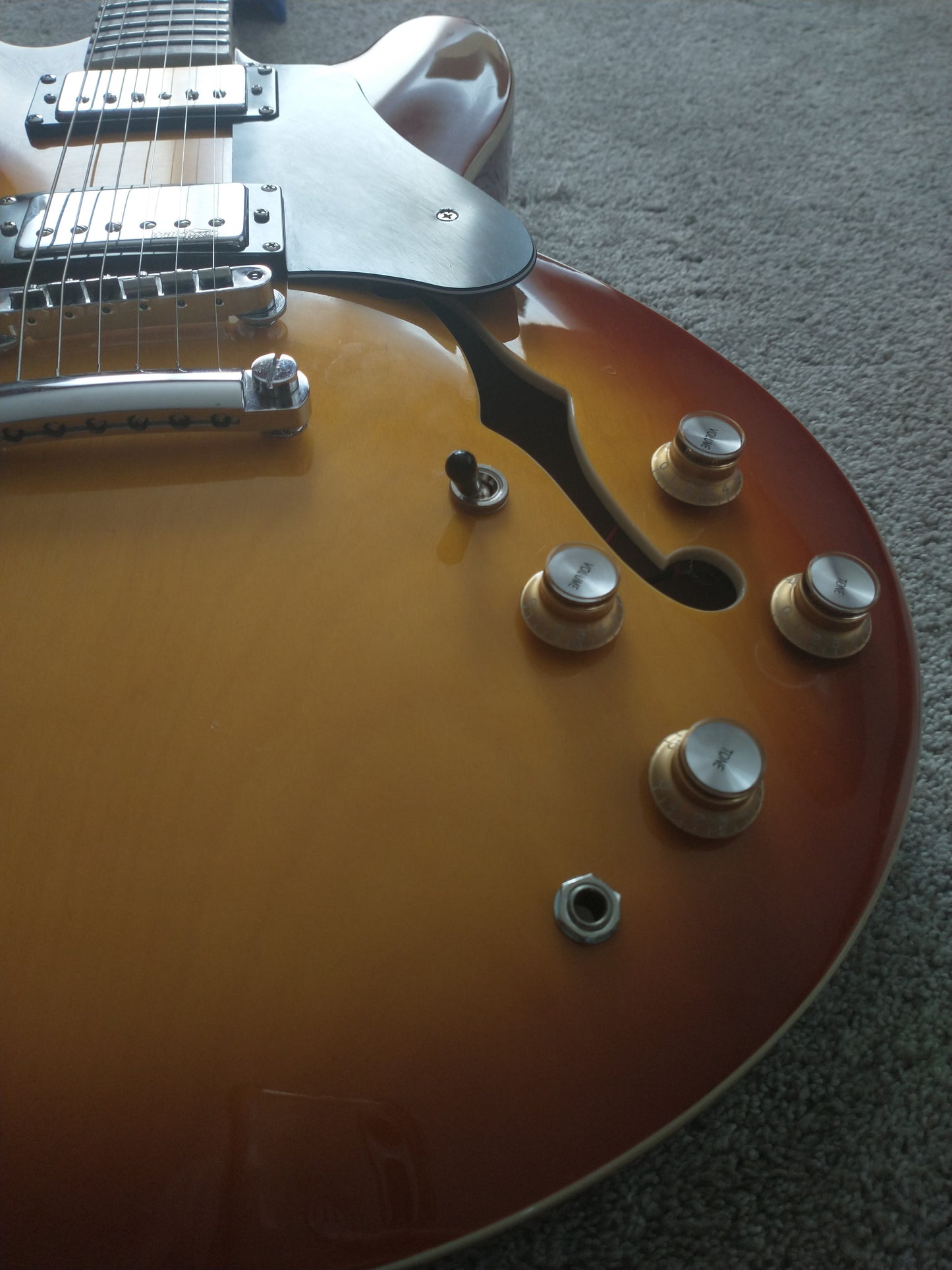 Vintage VSA500-HB Reissued Series Semi-Hollow 2010s - Honeyburst