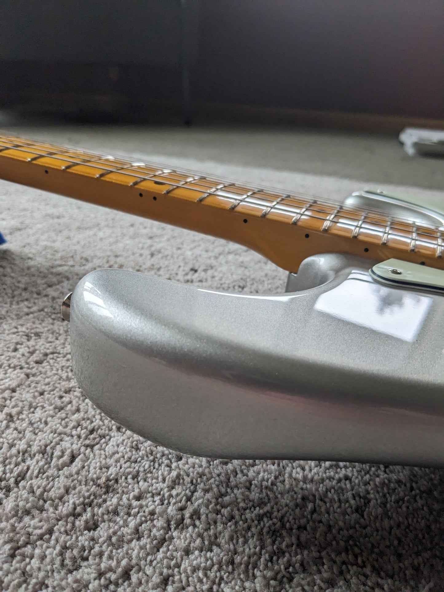 Fender FSR Traditional 50s Stratocaster 2018 - Inca Silver / Shoreline Gold Competition Stripe