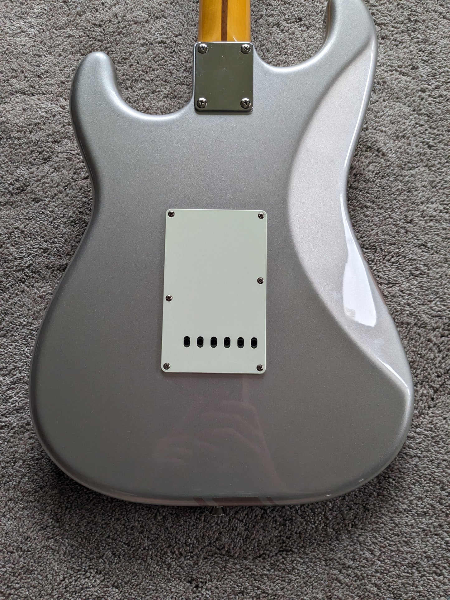 Fender FSR Traditional 50s Stratocaster 2018 - Inca Silver / Shoreline Gold Competition Stripe