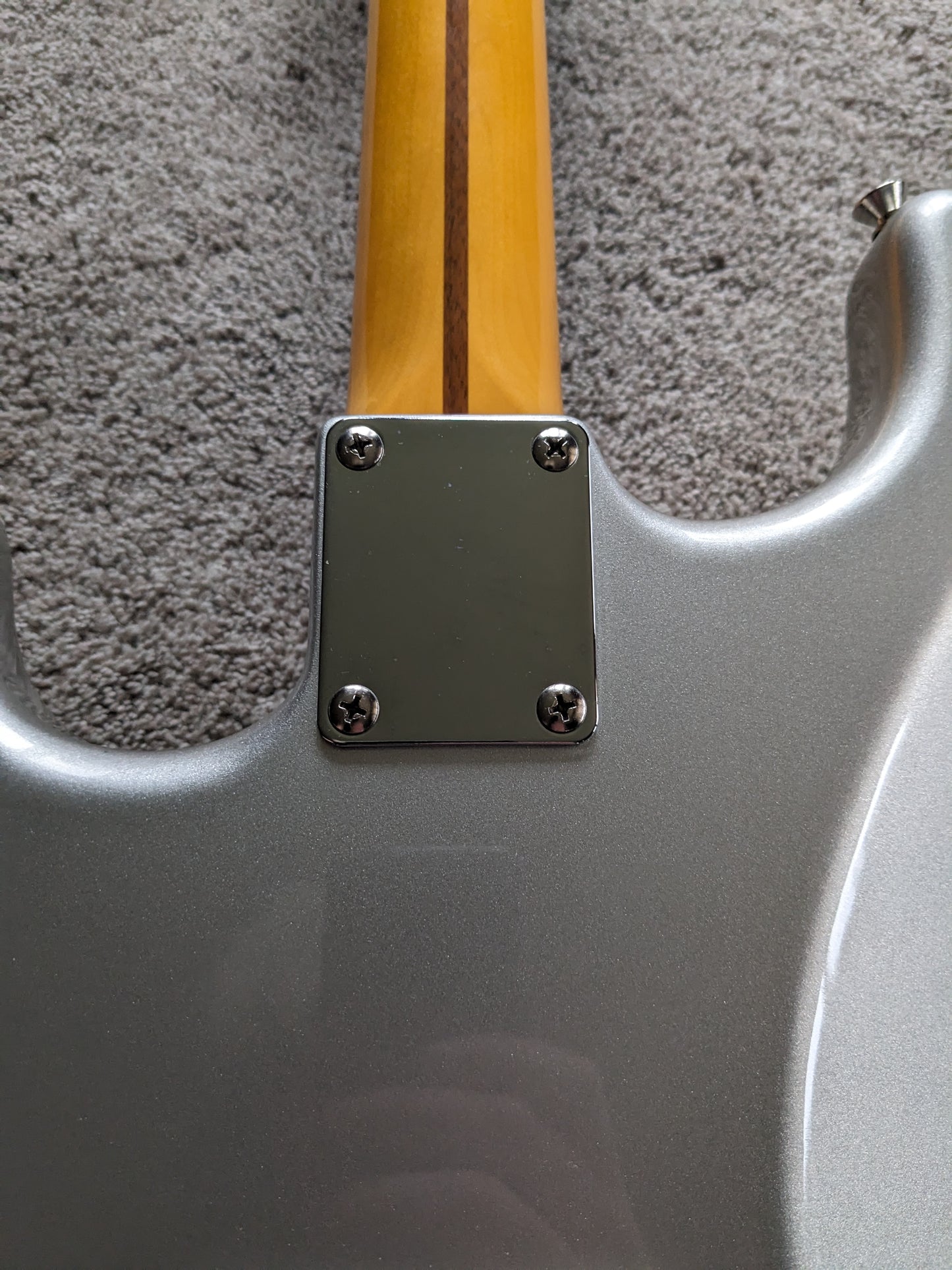 Fender FSR Traditional 50s Stratocaster 2018 - Inca Silver / Shoreline Gold Competition Stripe