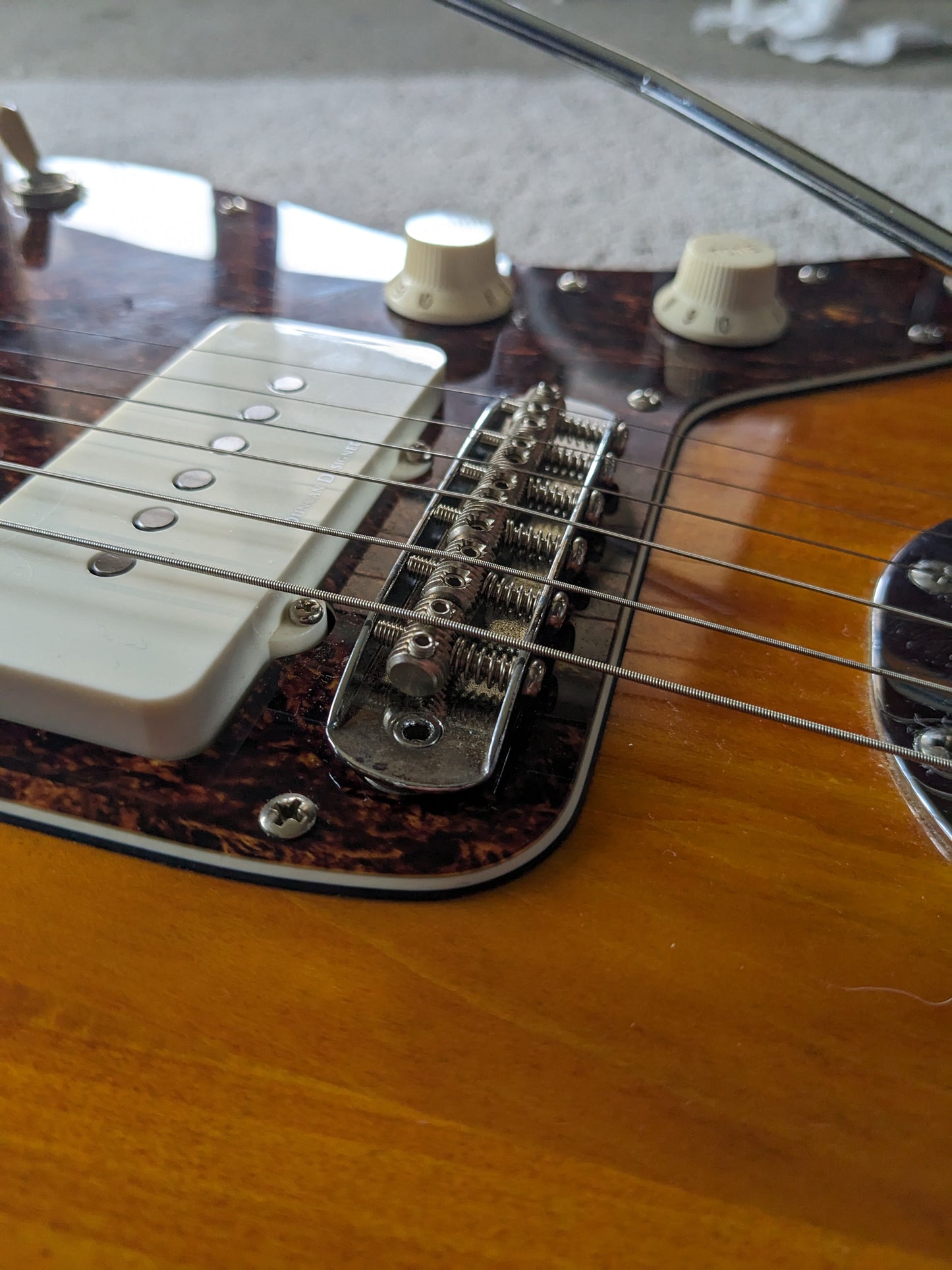 Squier Vintage Modified Jazzmaster with Rosewood Fretboard 2012 - 2017 - 3-Color Sunburst
