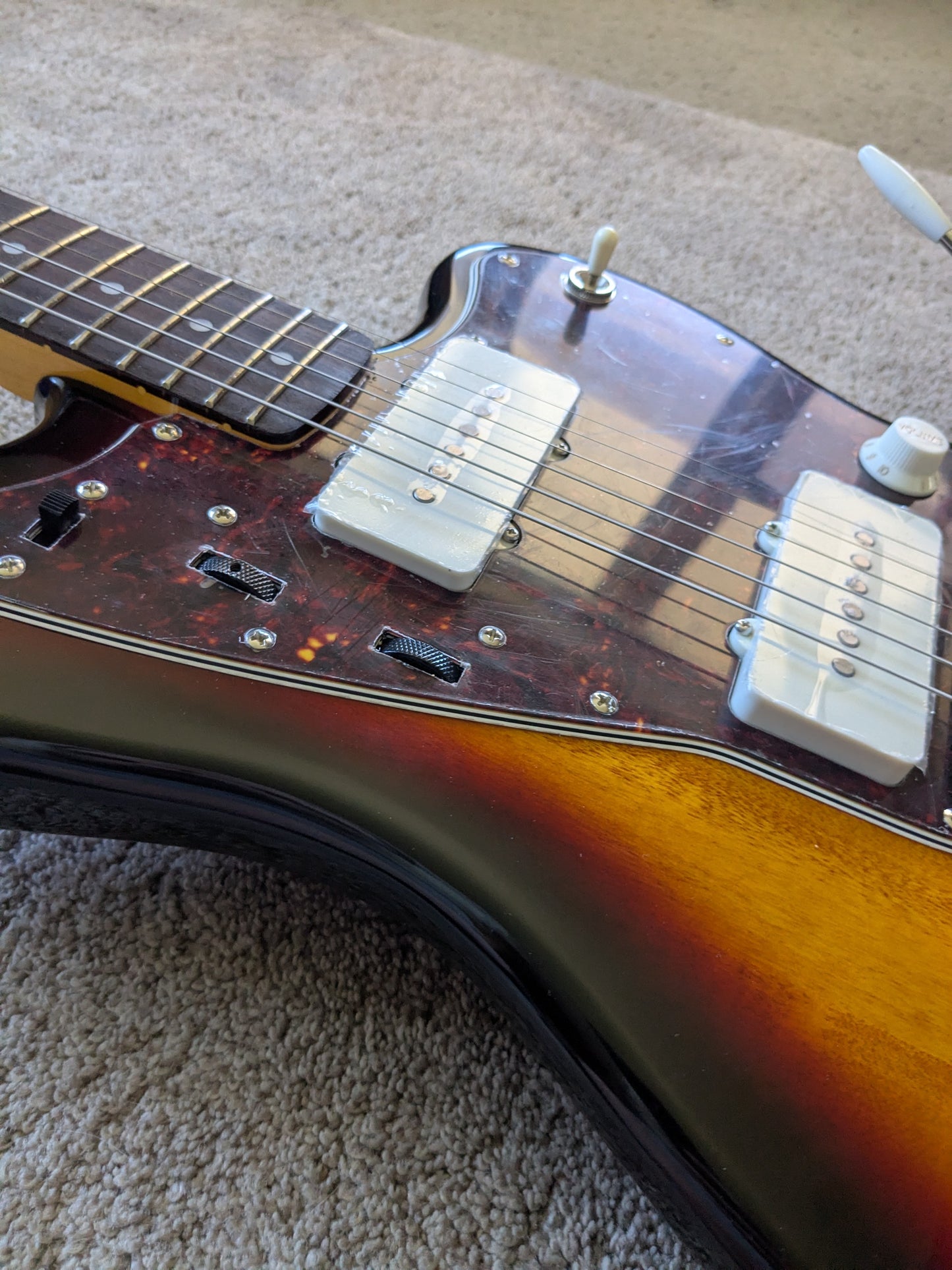 Squier Classic Vibe '60s Jazzmaster 2023 3-Tone Sunburst