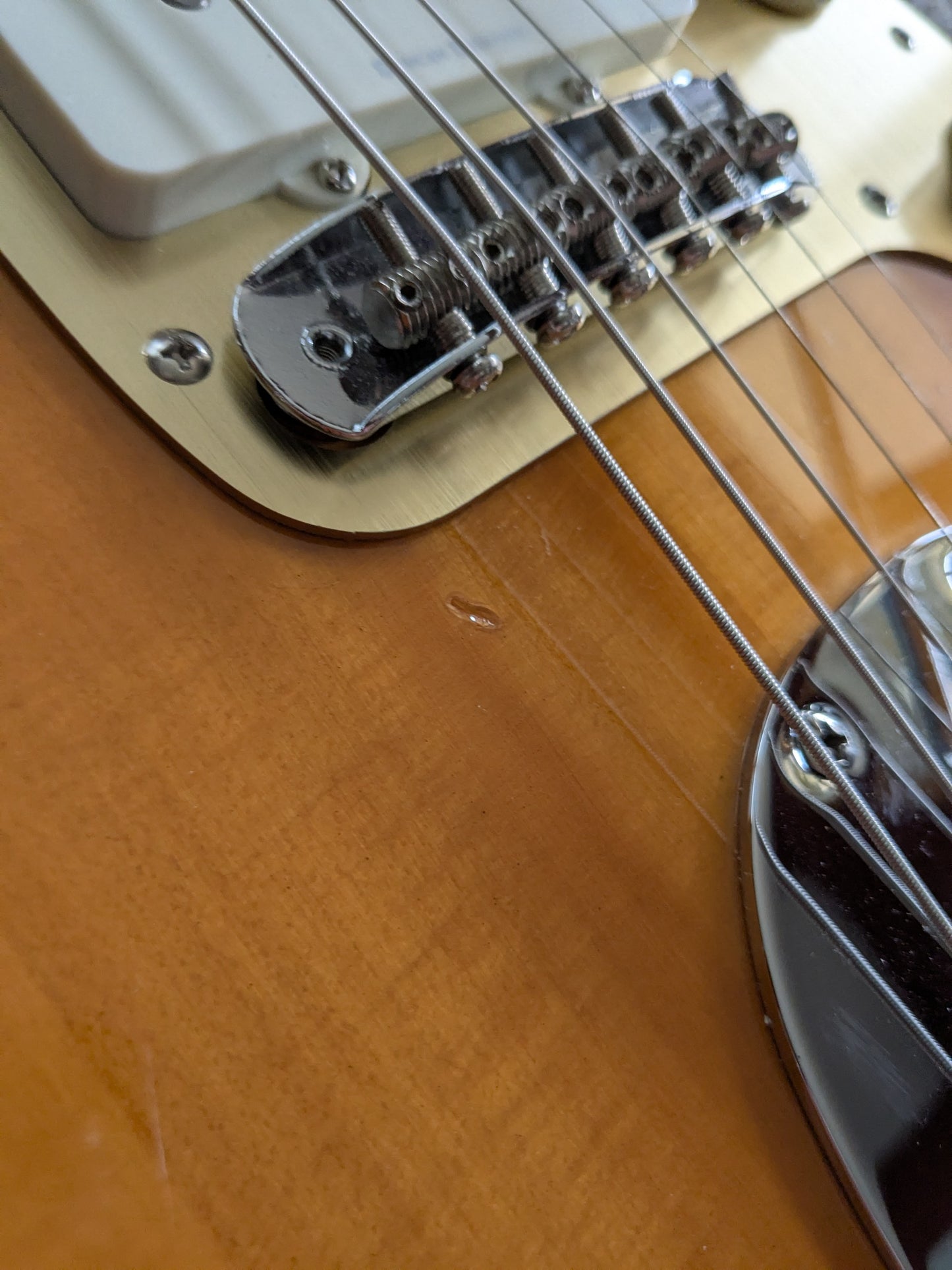 Squier Vintage Modified Jazzmaster with Rosewood Fretboard 2012 - 2017 - 3-Color Sunburst