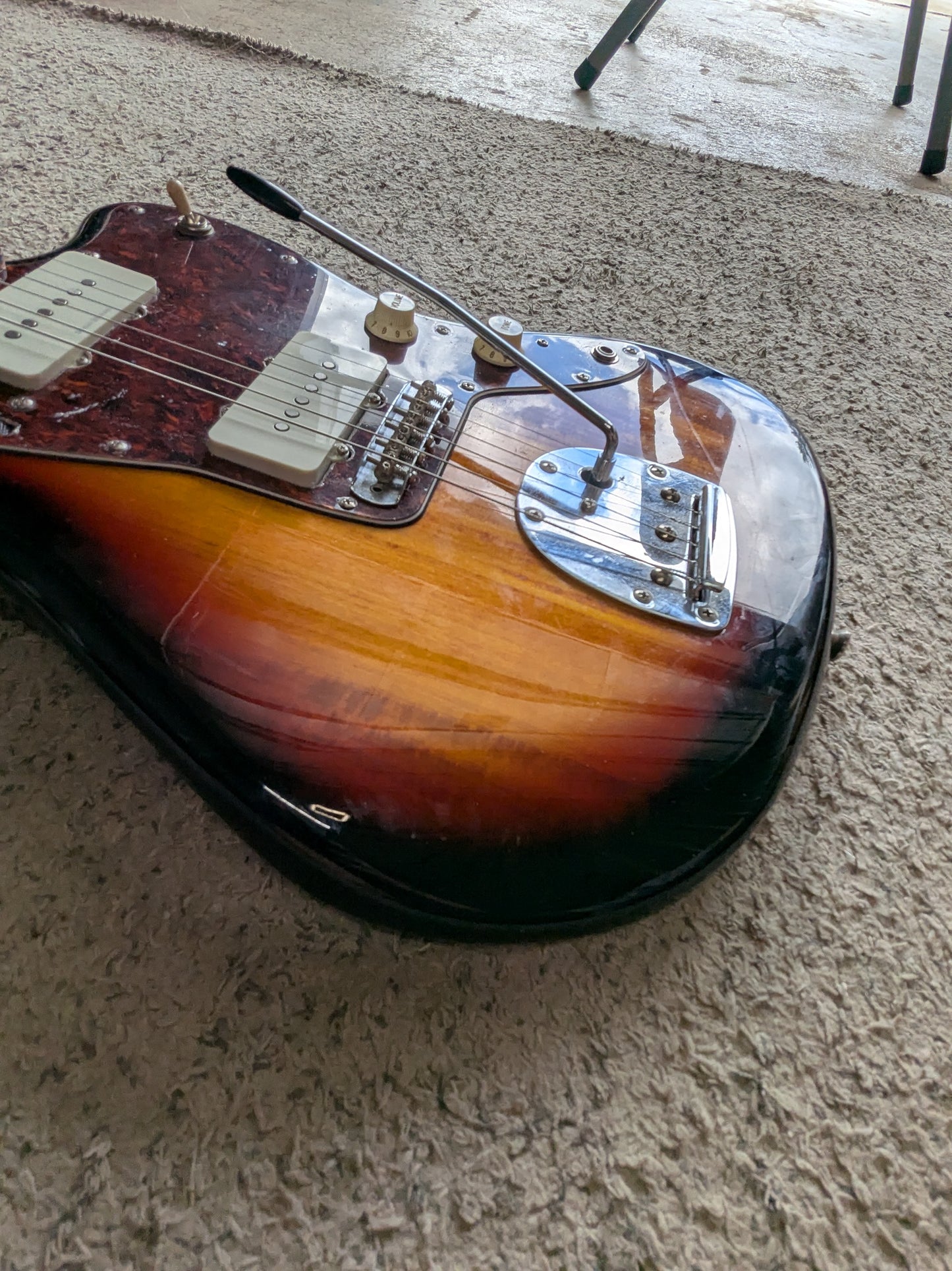 Squier Vintage Modified Jazzmaster with Rosewood Fretboard 2012 - 2017 - 3-Color Sunburst