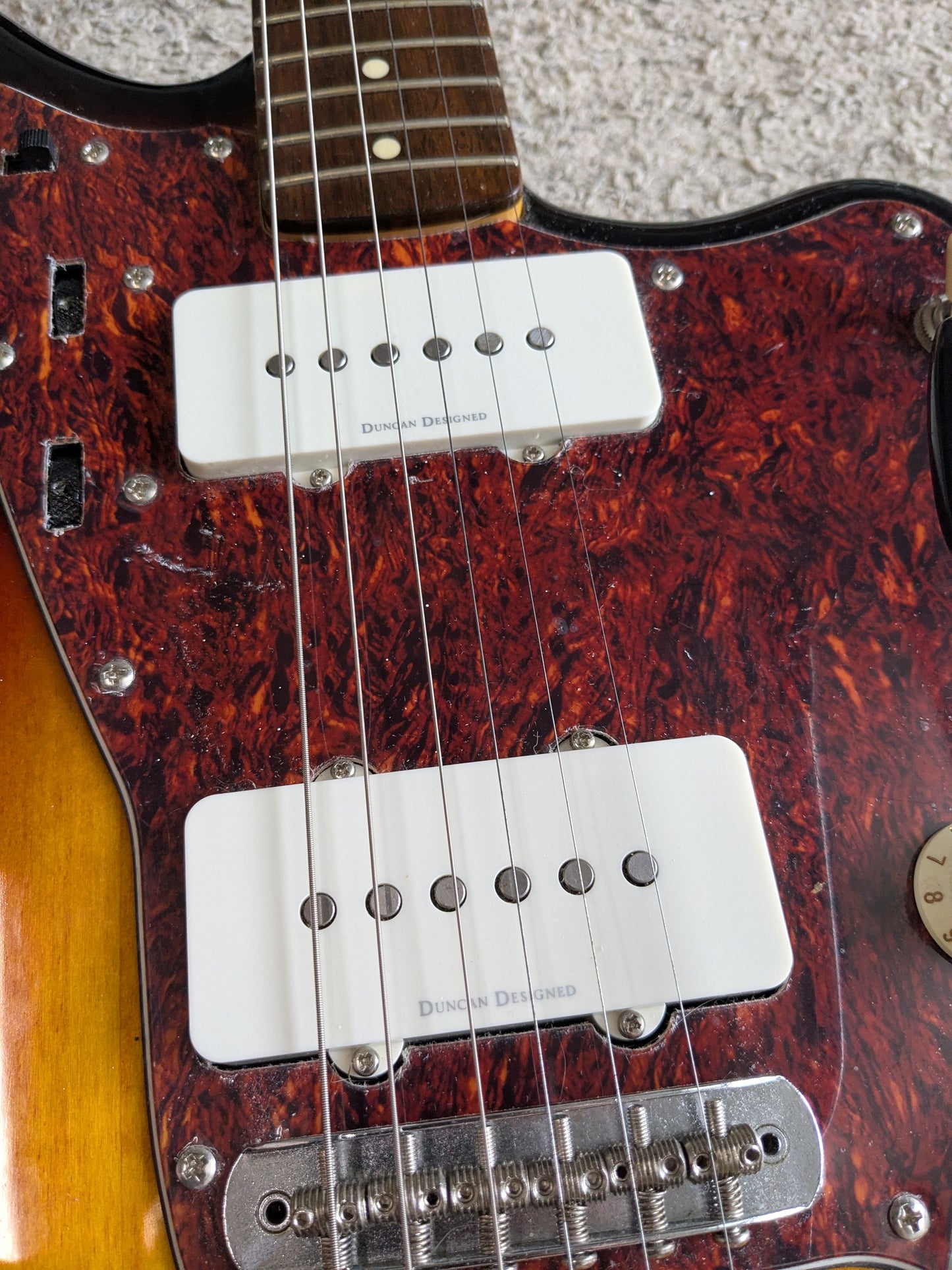 Squier Vintage Modified Jazzmaster with Rosewood Fretboard 2012 - 2017 - 3-Color Sunburst