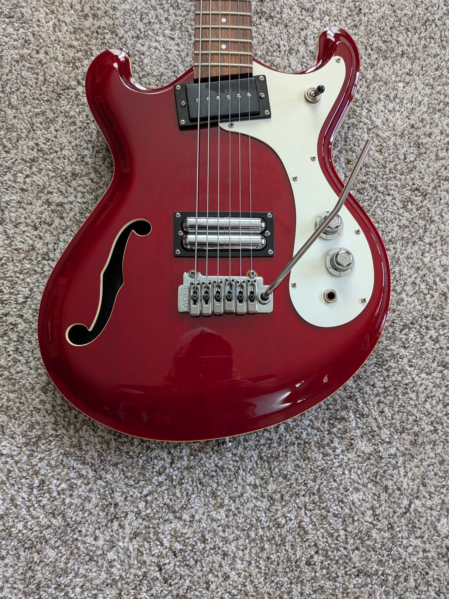 Danelectro The 66BT Baritone with Tremolo 2018 - Transparent Red