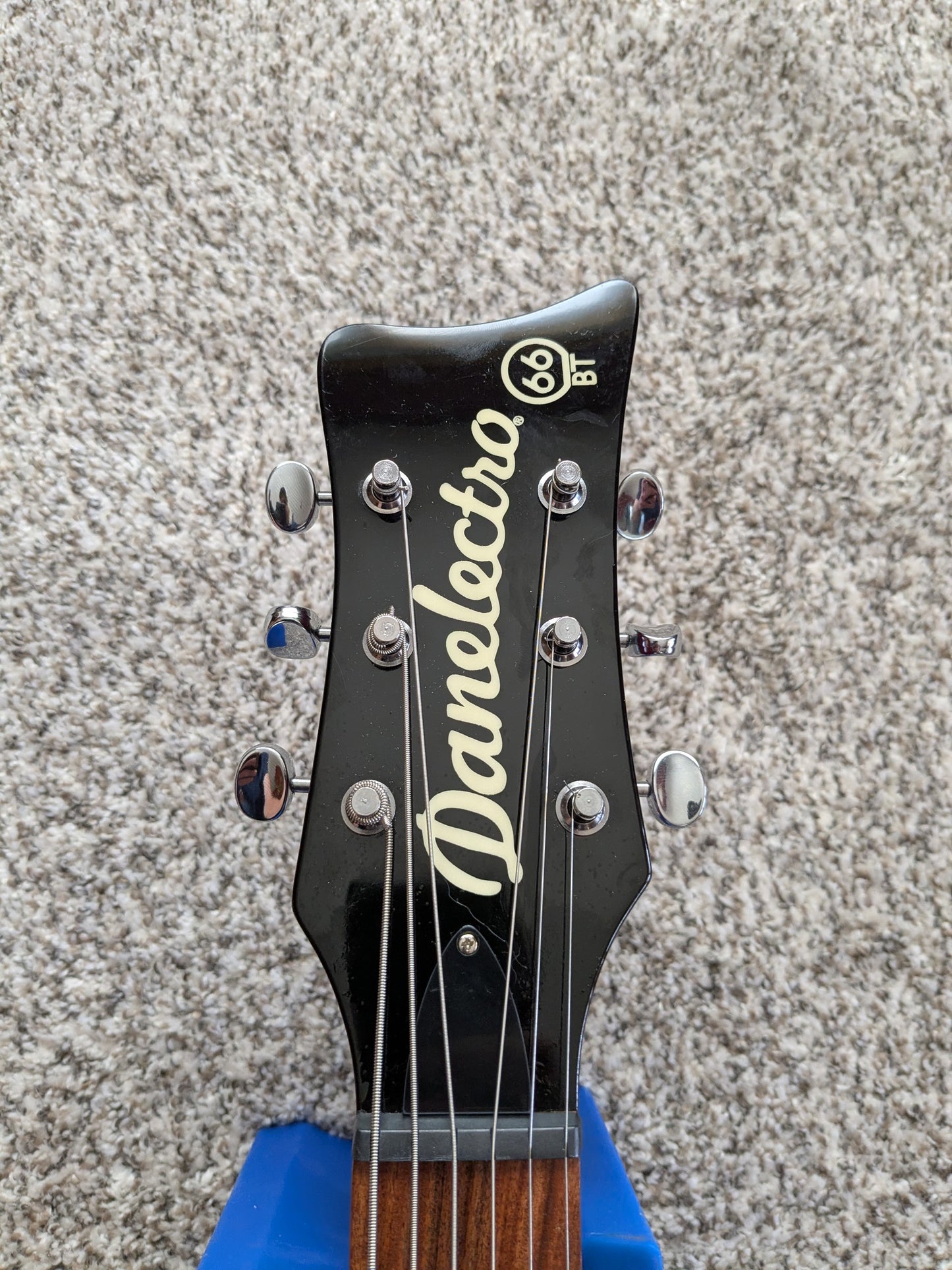 Danelectro The 66BT Baritone with Tremolo 2018 - Transparent Red