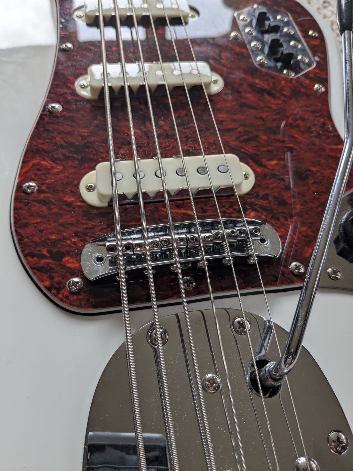 Squier Vintage Modified Bass VI 2014 - 2018 - Olympic White
