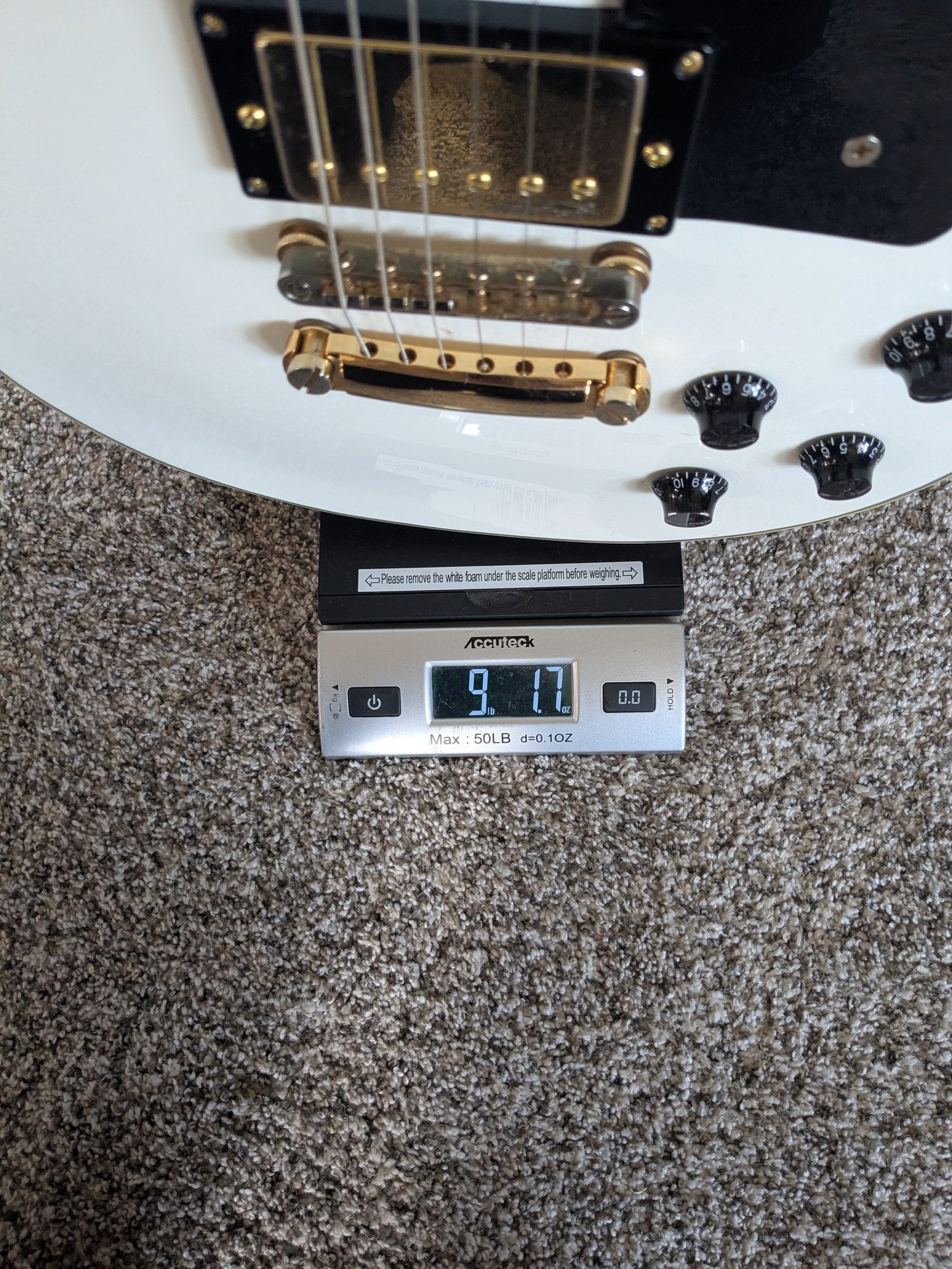 Vintage V100-AW Chrome Hardware Reissued Series Single Cut 2010s - Arctic White