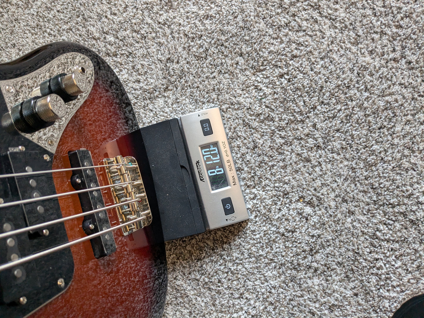 Squier Classic Vibe Jaguar Bass 2020 - Present - 3-Color Sunburst