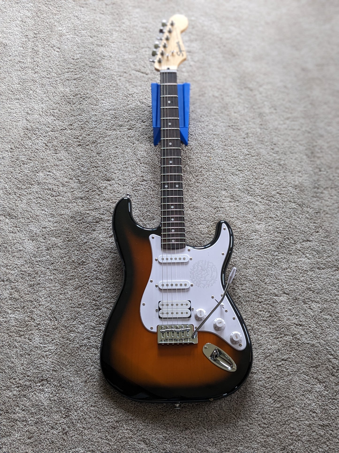 Squier Bullet Stratocaster HSS with Tremolo and Laurel Fretboard 2022 - Brown Sunburst