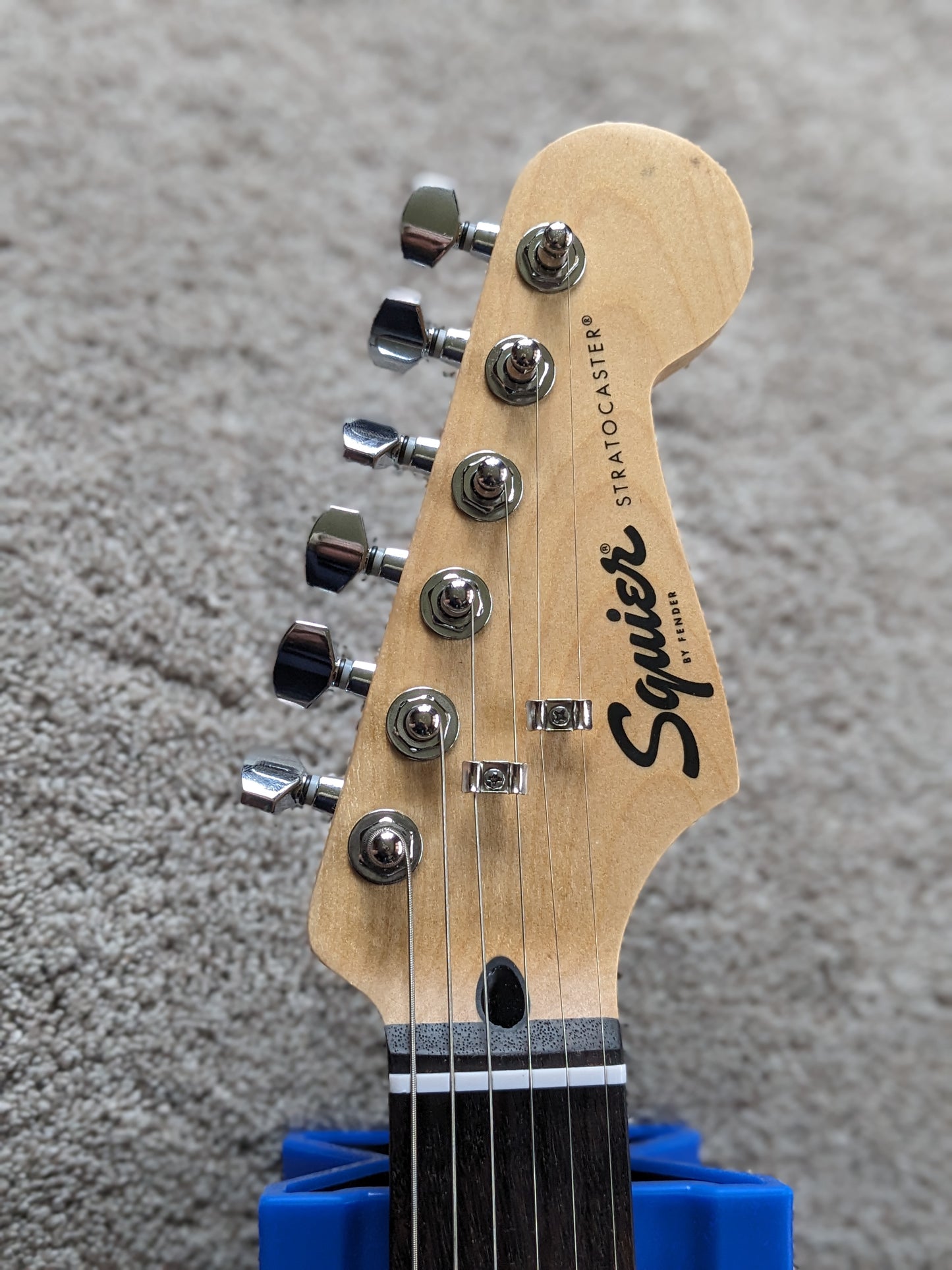Squier Bullet Stratocaster HSS with Tremolo and Laurel Fretboard 2022 - Brown Sunburst