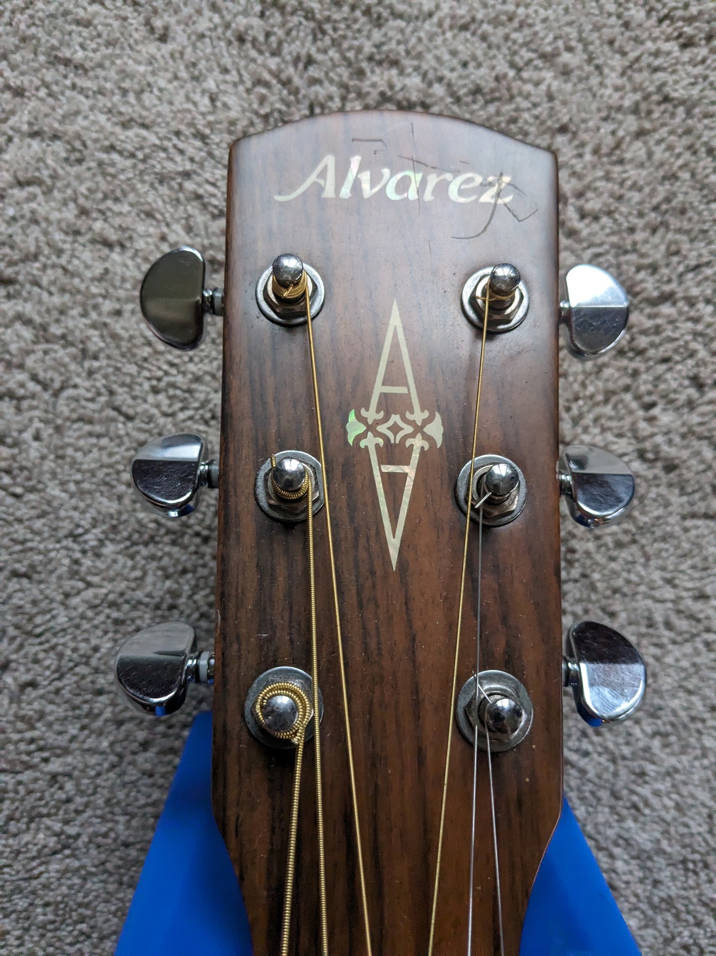 Alvarez ABT610ESHB Acoustic Baritone with Electronics Shadowburst