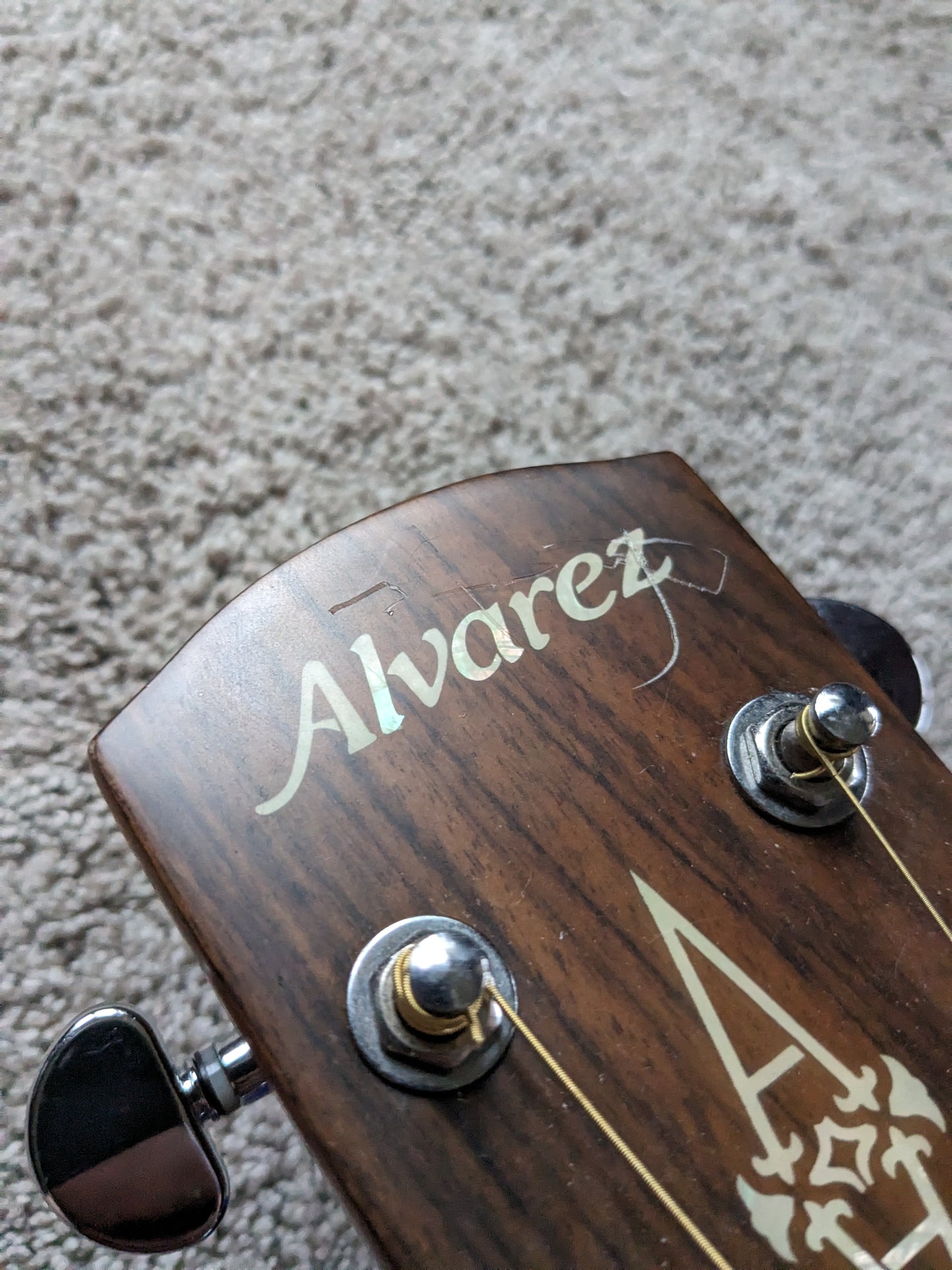 Alvarez ABT610ESHB Acoustic Baritone with Electronics Shadowburst
