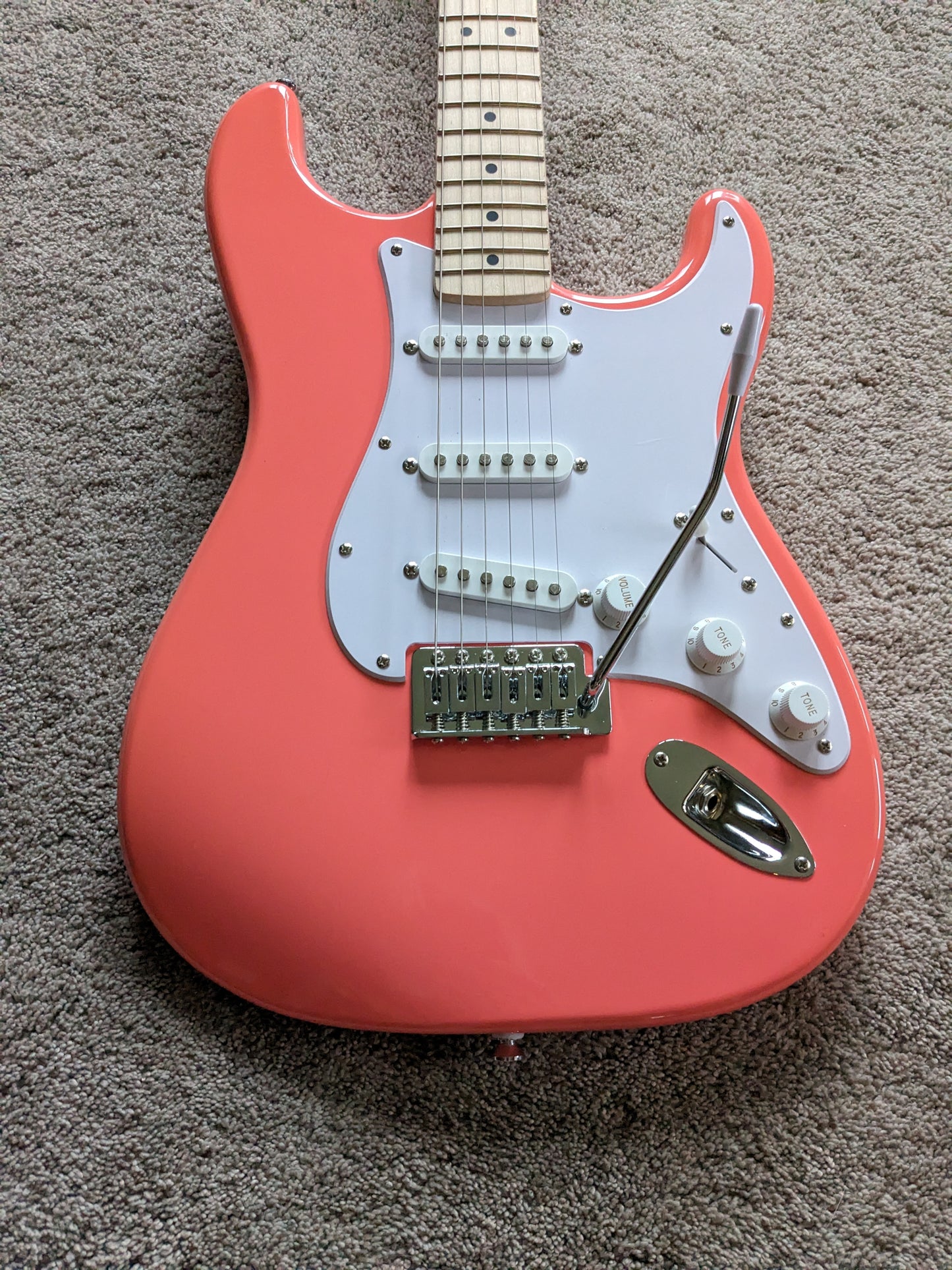 Squier Sonic Stratocaster 2023 - Present - Tahitian Coral