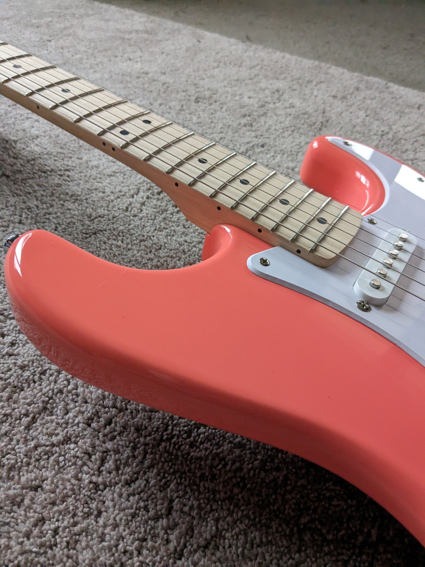 Squier Sonic Stratocaster 2023 - Present - Tahitian Coral