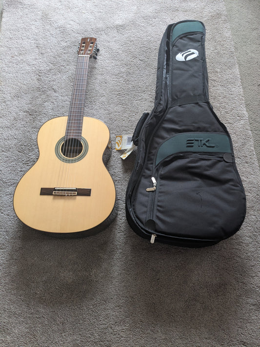 Alvarez AC70 Classical 2020s - Natural