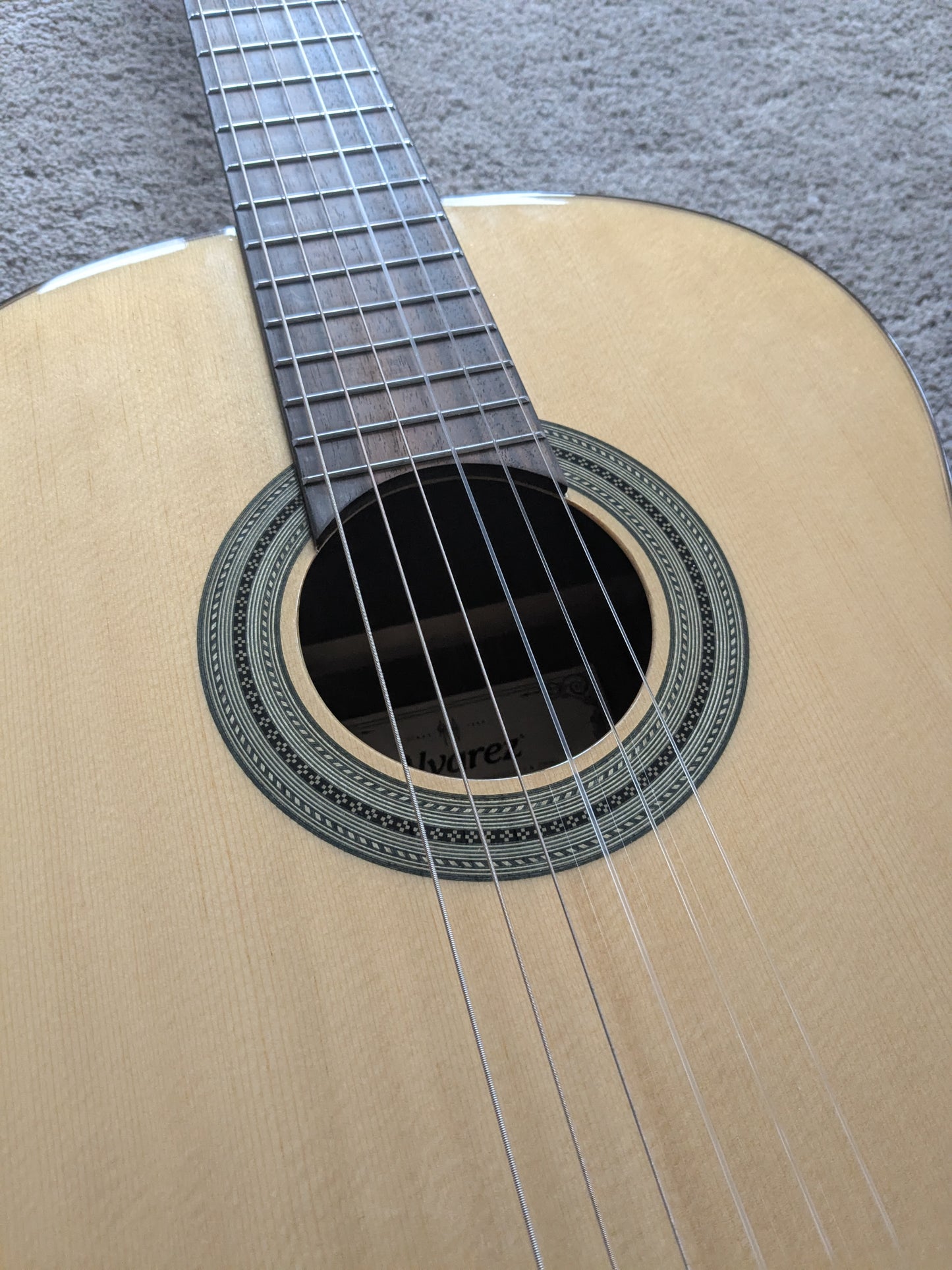 Alvarez AC70 Classical 2020s - Natural