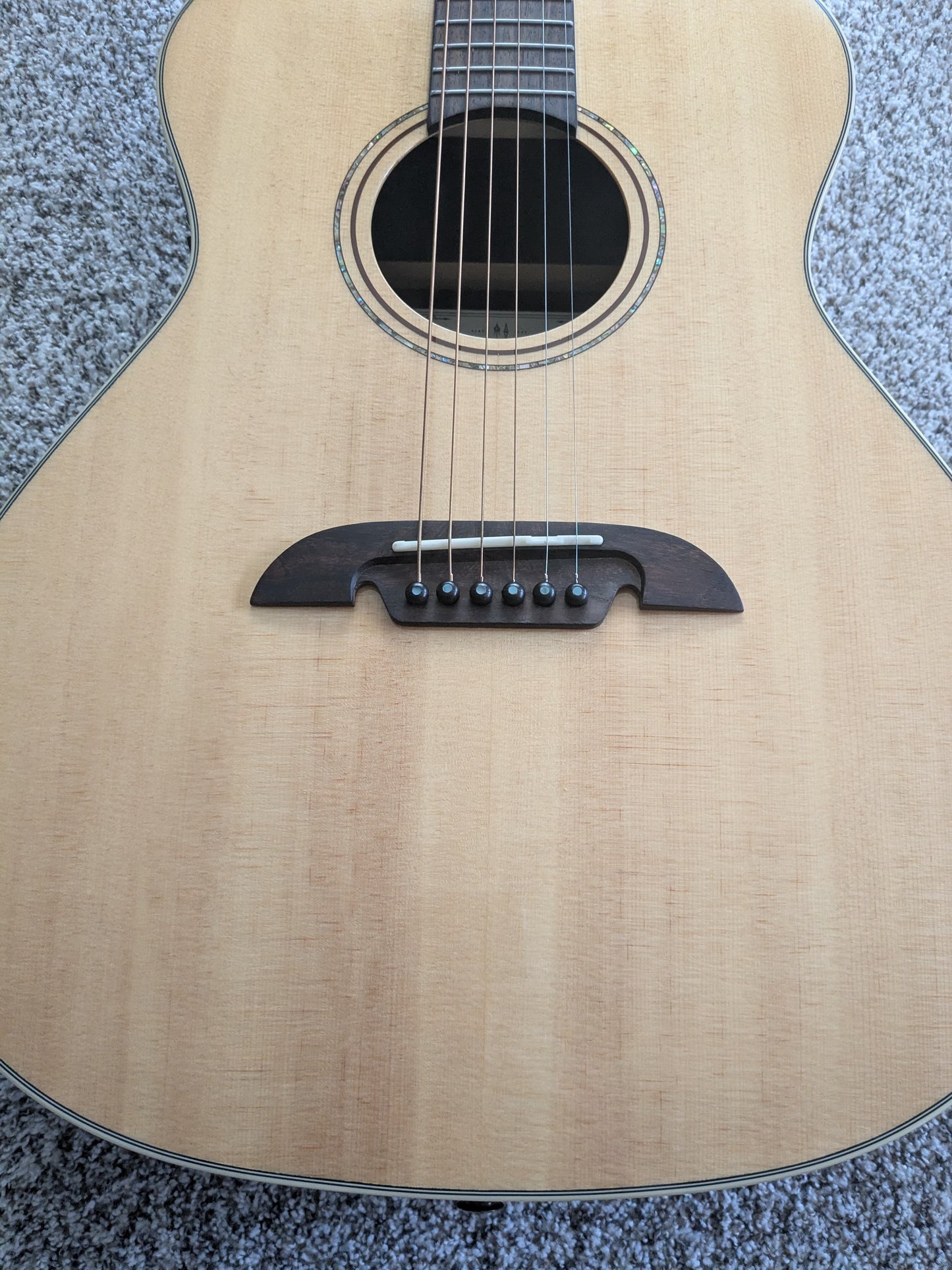 Alvarez AF70e Folk-OM Acoustic-Electric Guitar Natural
