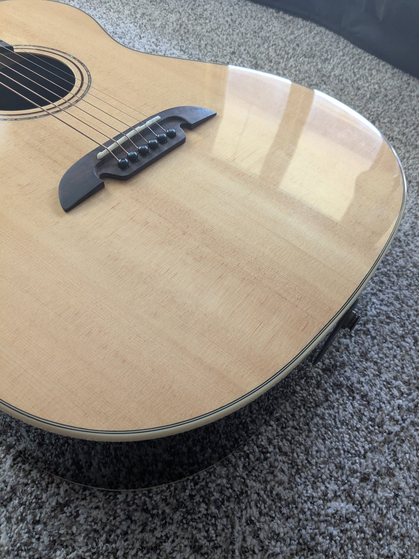 Alvarez AF70e Folk-OM Acoustic-Electric Guitar Natural