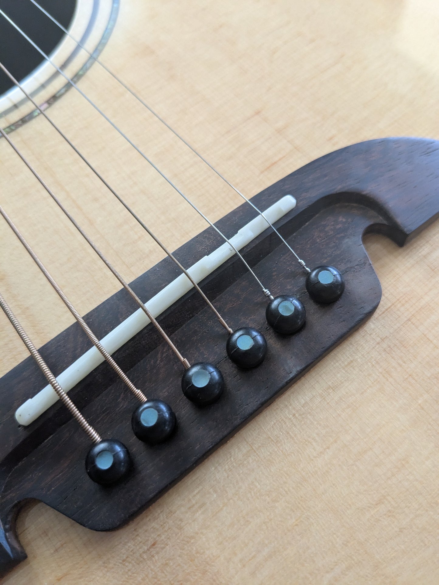 Alvarez AF70e Folk-OM Acoustic-Electric Guitar Natural