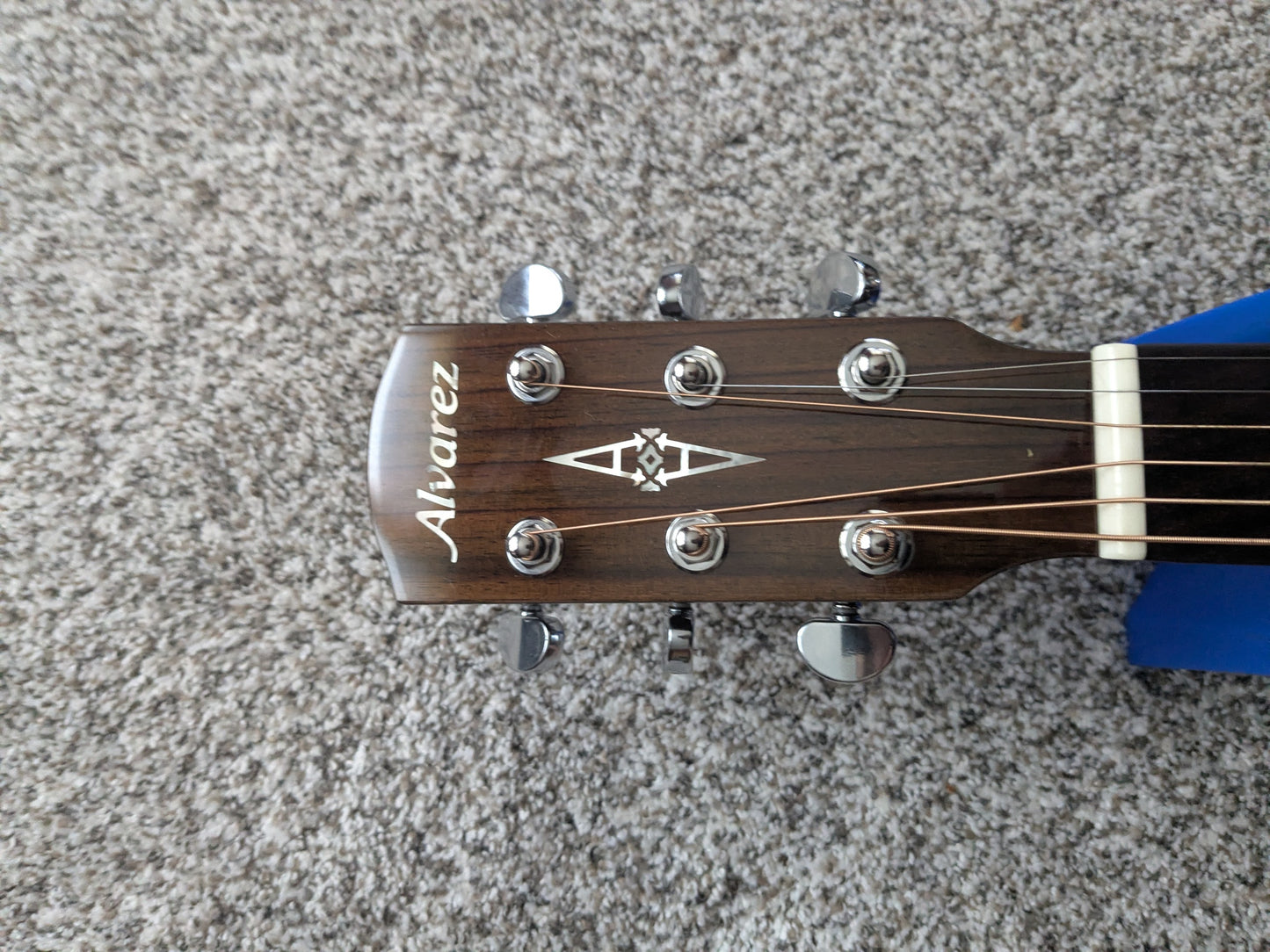 Alvarez AF70e Folk-OM Acoustic-Electric Guitar Natural