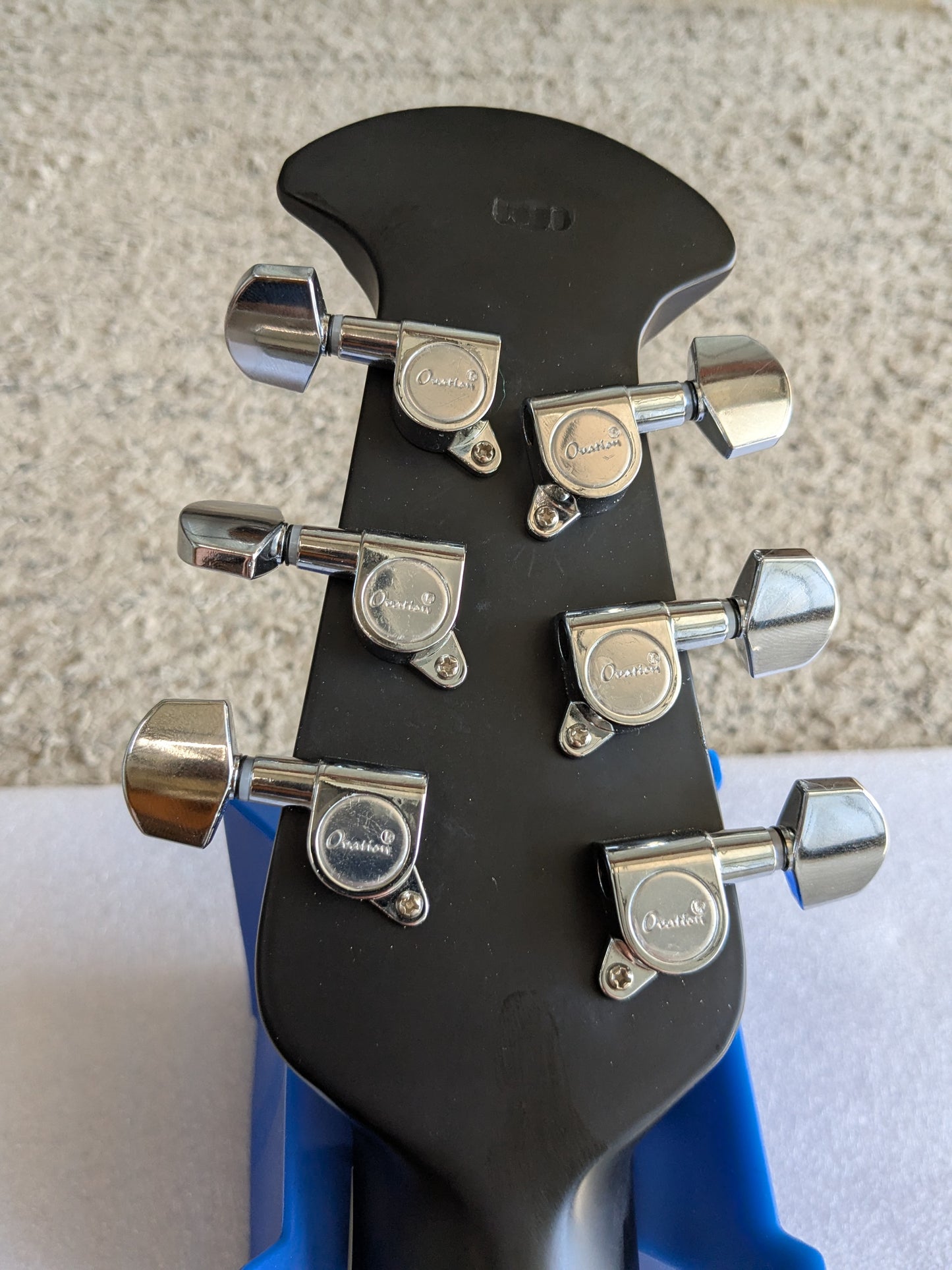 Ovation CS24 Celebrity Standard 2010s - Black