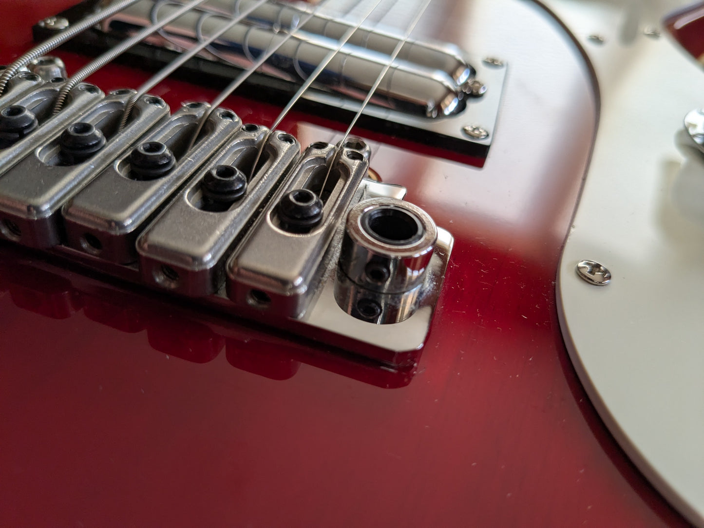 Danelectro The 66BT Baritone with Tremolo 2018 - Transparent Red