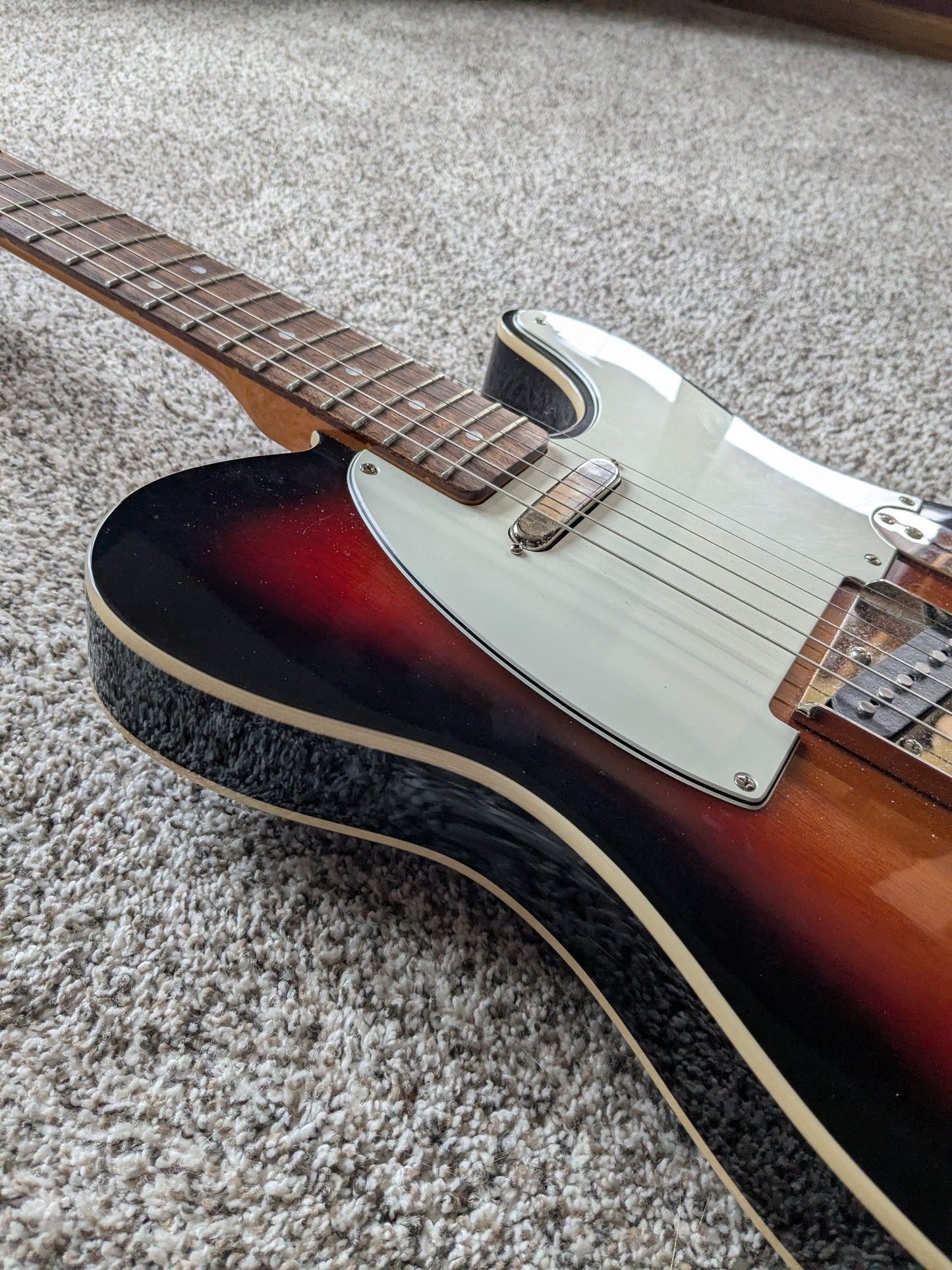 Squier Classic Vibe '60s Telecaster Custom (2019–Present) – 3-Color Sunburst