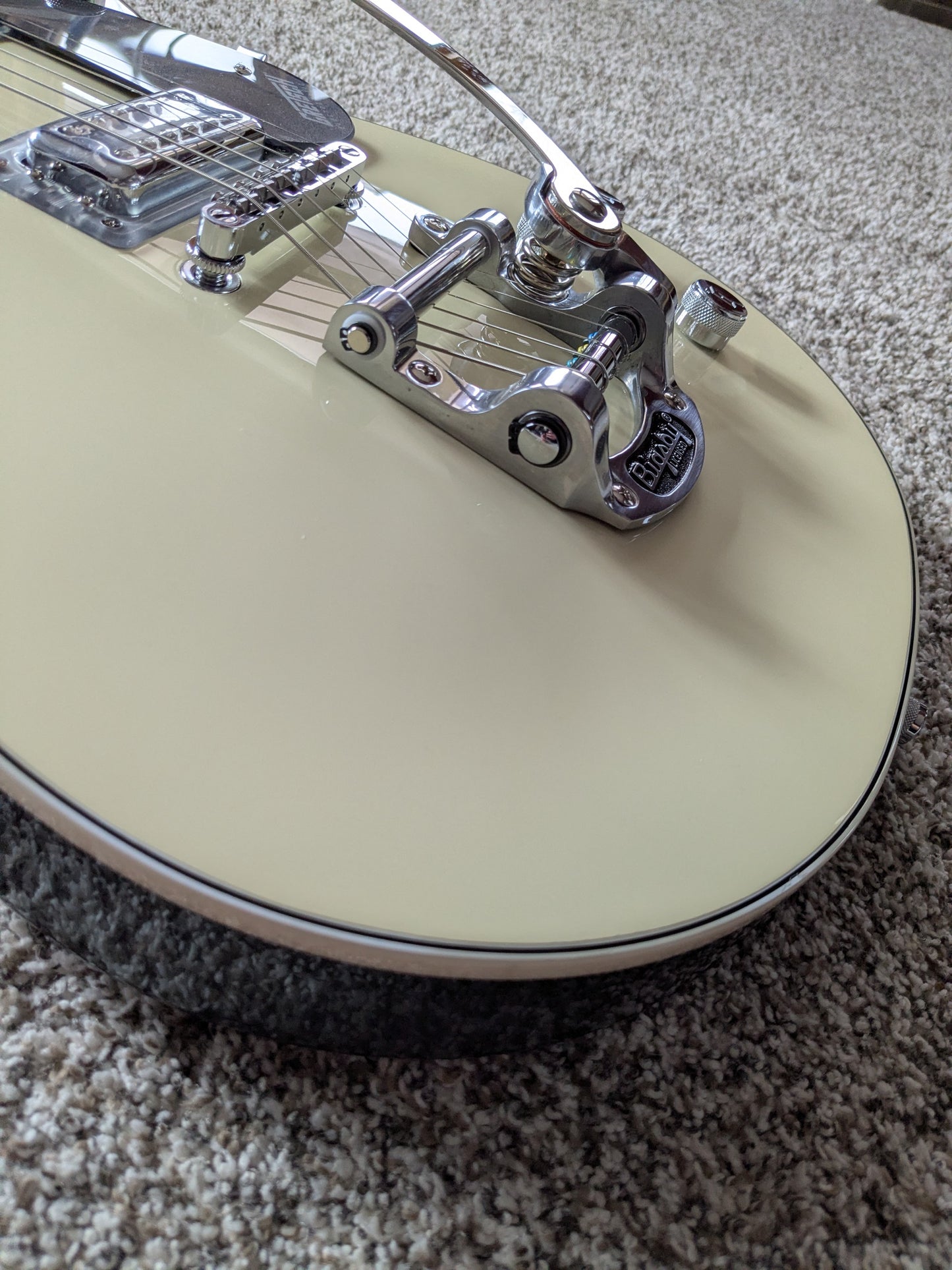 Gretsch G5230T Electromatic Jet FT with Bigsby 2025 - Present - Two-Tone Vintage White/ London Grey