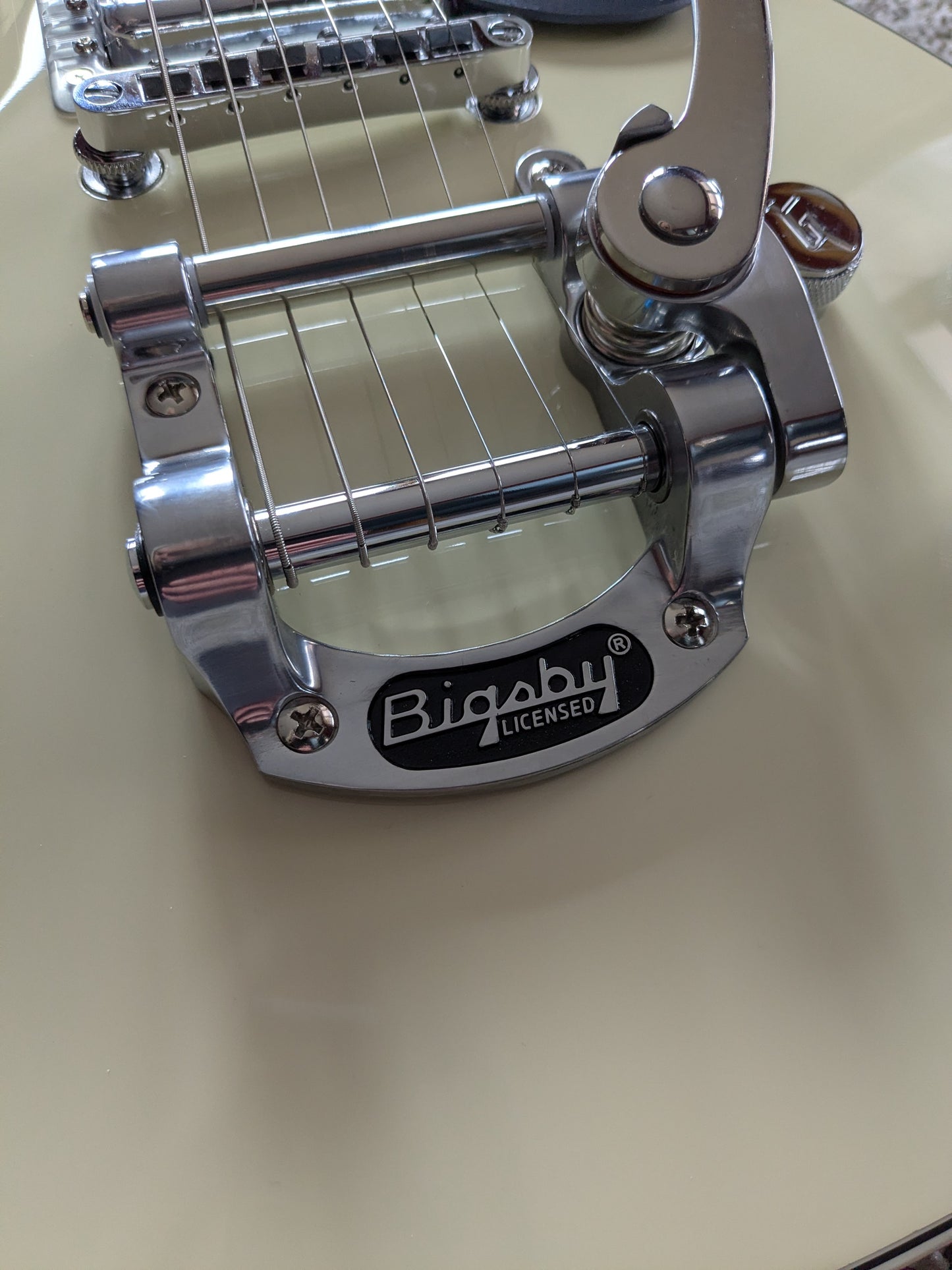 Gretsch G5230T Electromatic Jet FT with Bigsby 2025 - Present - Two-Tone Vintage White/ London Grey
