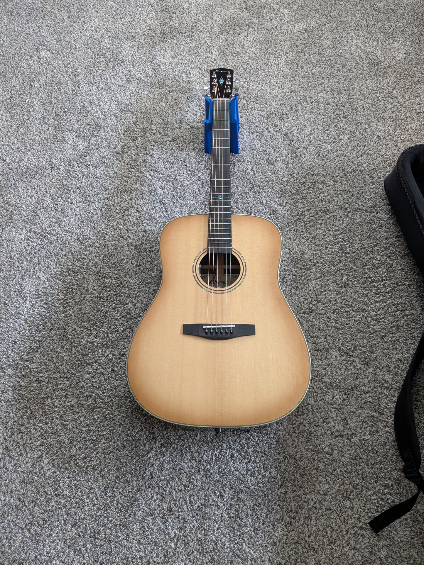 Alvarez LD70e Laureate Series Folk Acoustic-Electric Guitar Daybreak - Natural