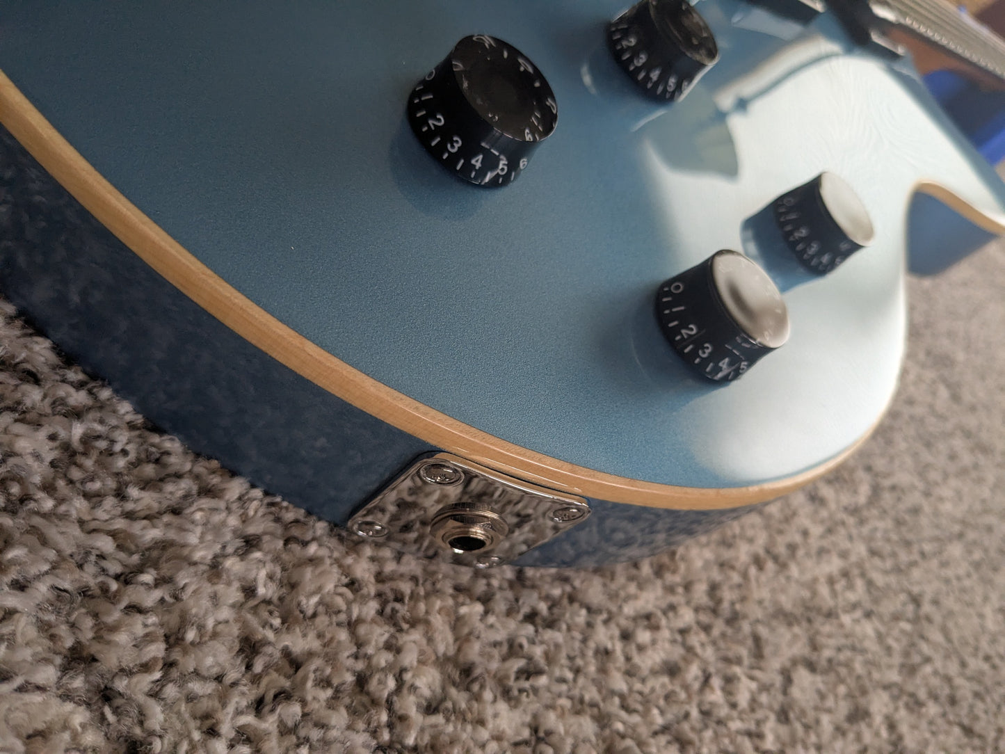 EVH SA-126 Standard 2025 - Present - Pelham Blue