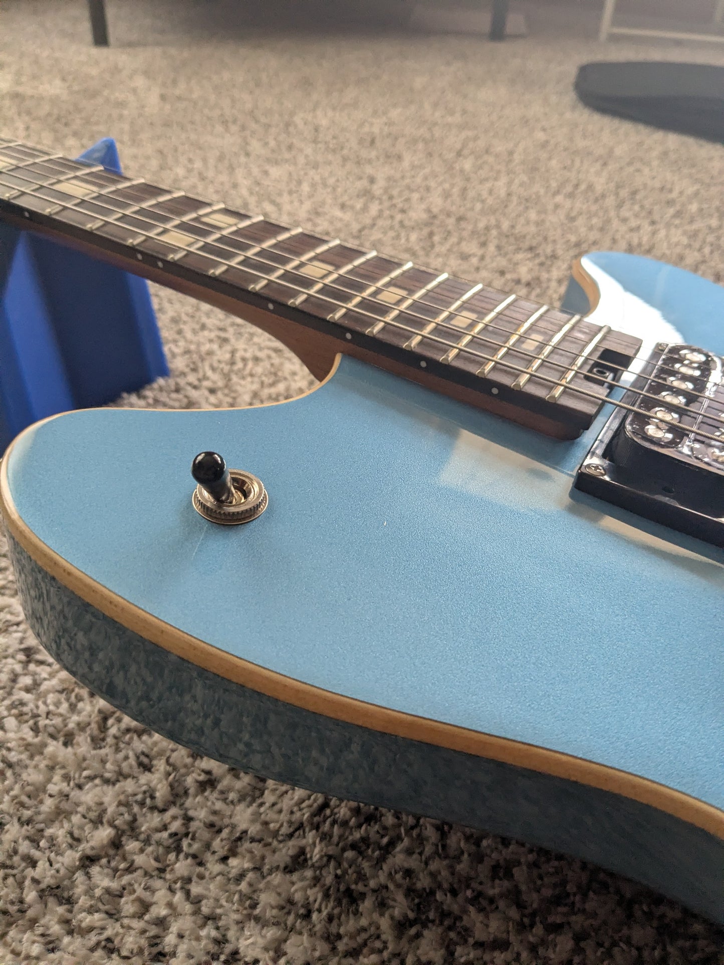 EVH SA-126 Standard 2025 - Present - Pelham Blue