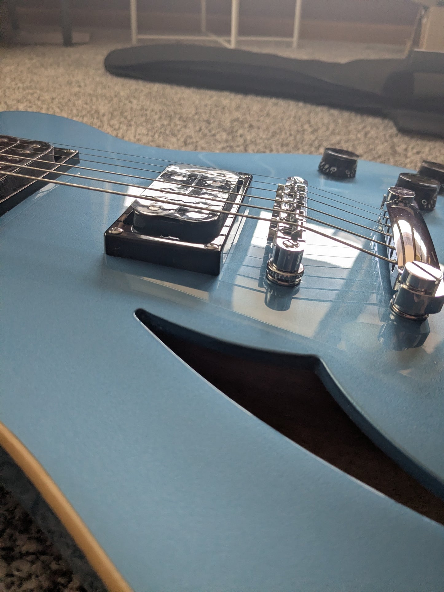 EVH SA-126 Standard 2025 - Present - Pelham Blue