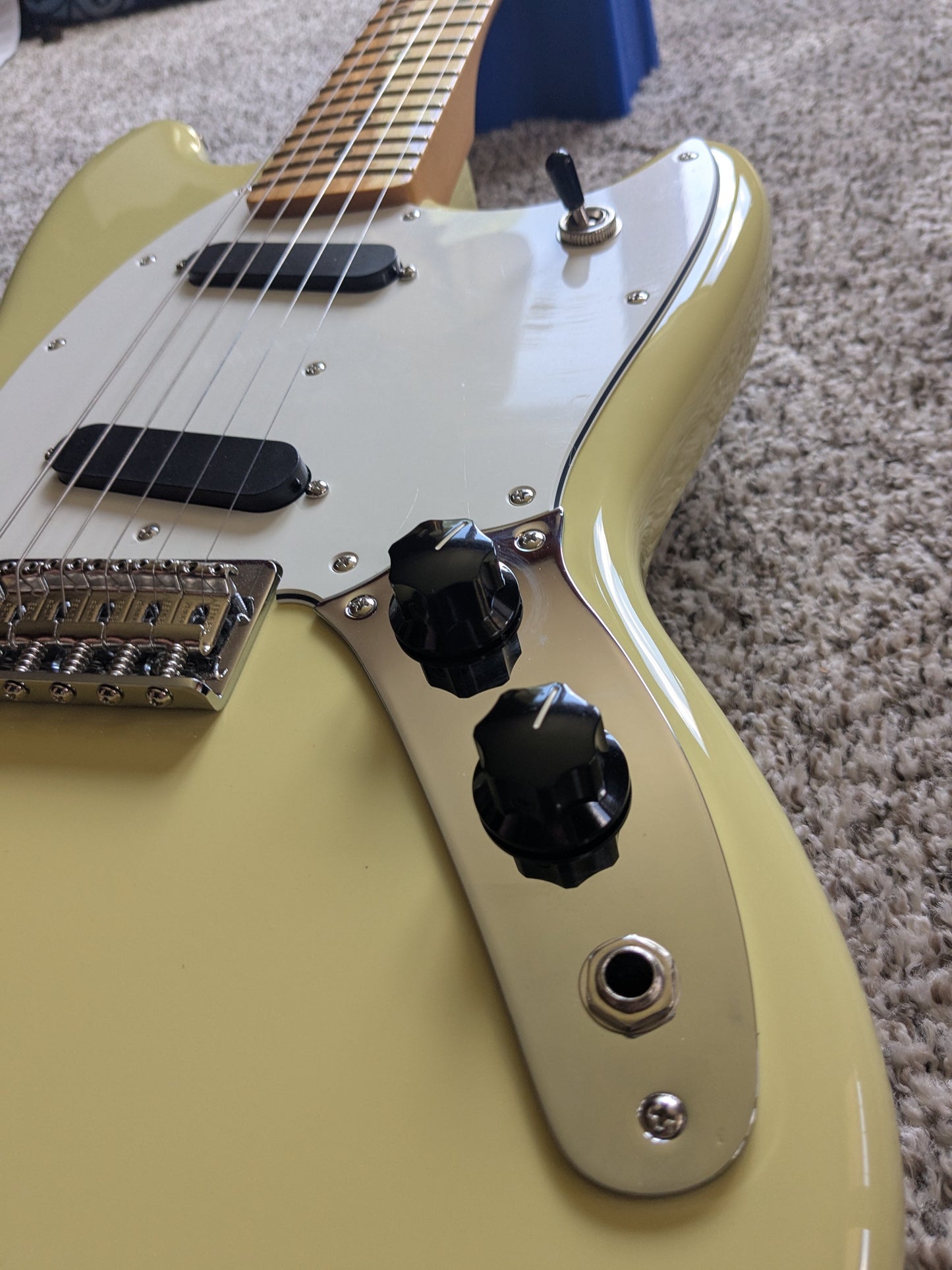 Fender Player II Mustang 2024 - Present - Hialeah Yellow