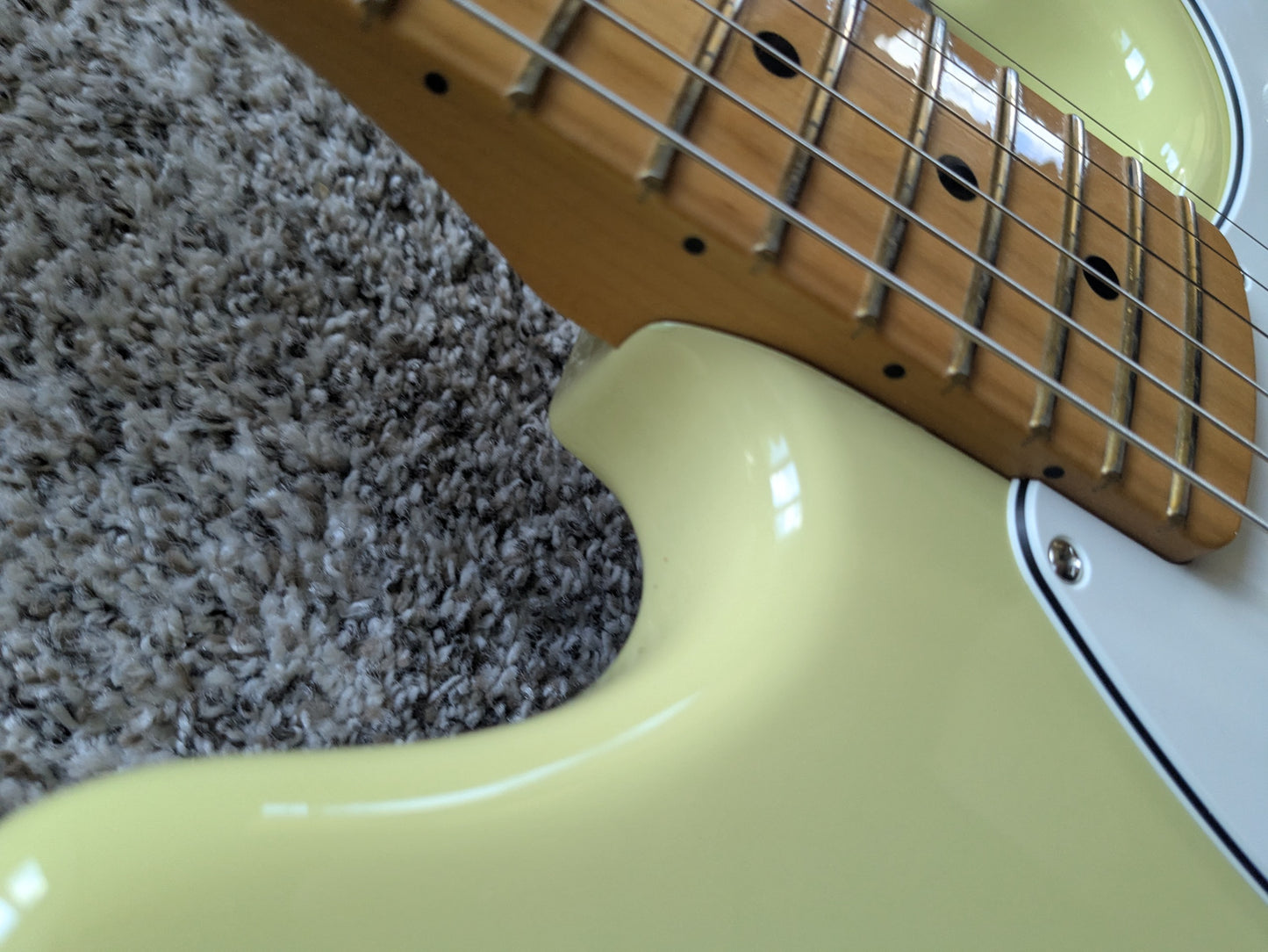 Fender Player II Mustang 2024 - Present - Hialeah Yellow