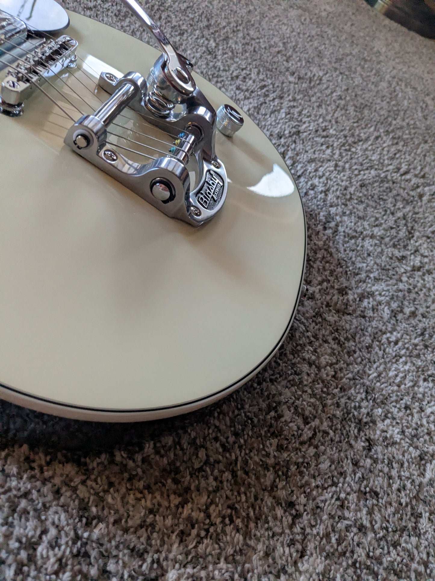 Gretsch G5230T Electromatic Jet FT with Bigsby 2025 - Present - Two-Tone Vintage White/ London Grey