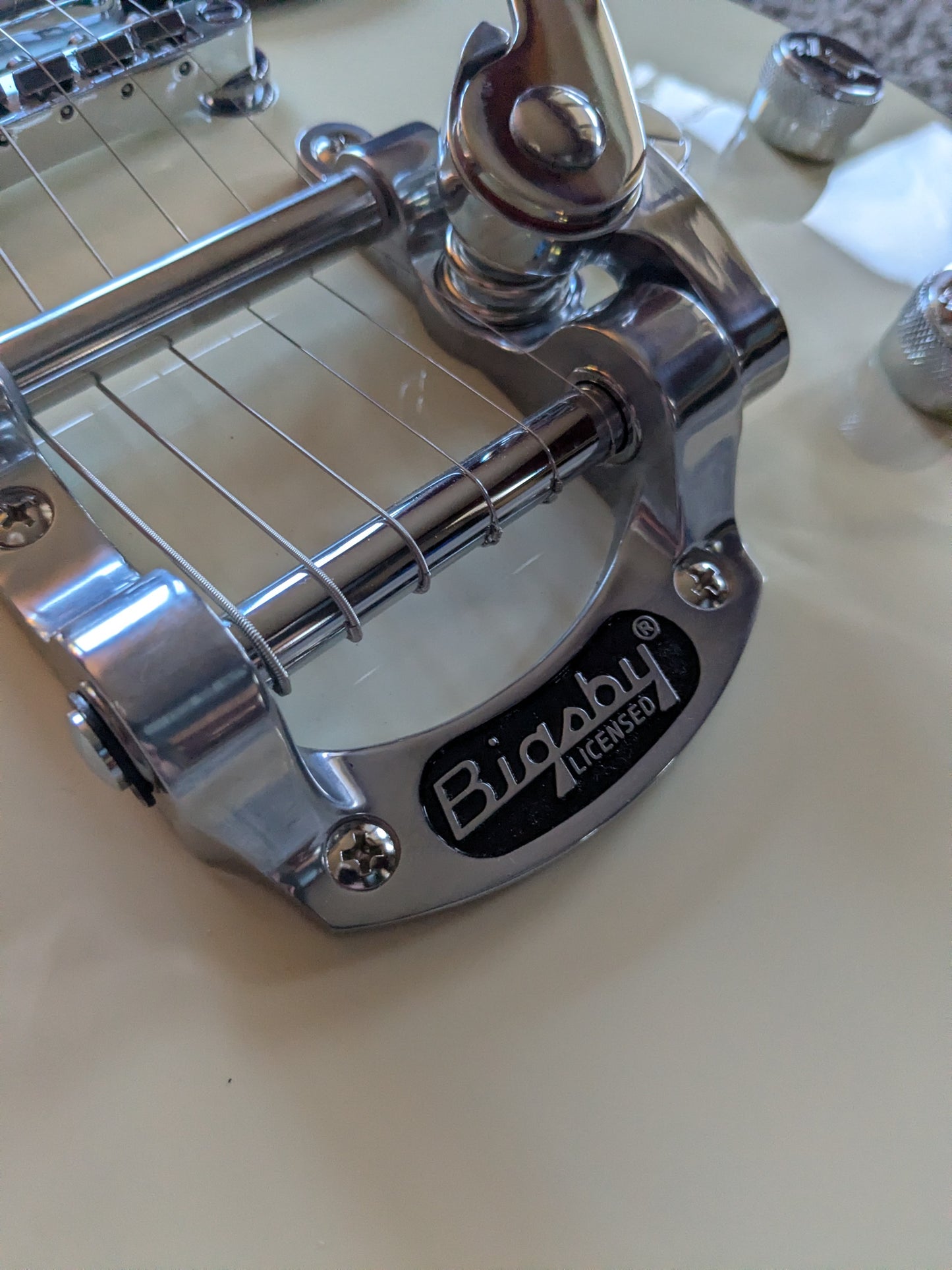 Gretsch G5230T Electromatic Jet FT with Bigsby 2025 - Present - Two-Tone Vintage White/ London Grey
