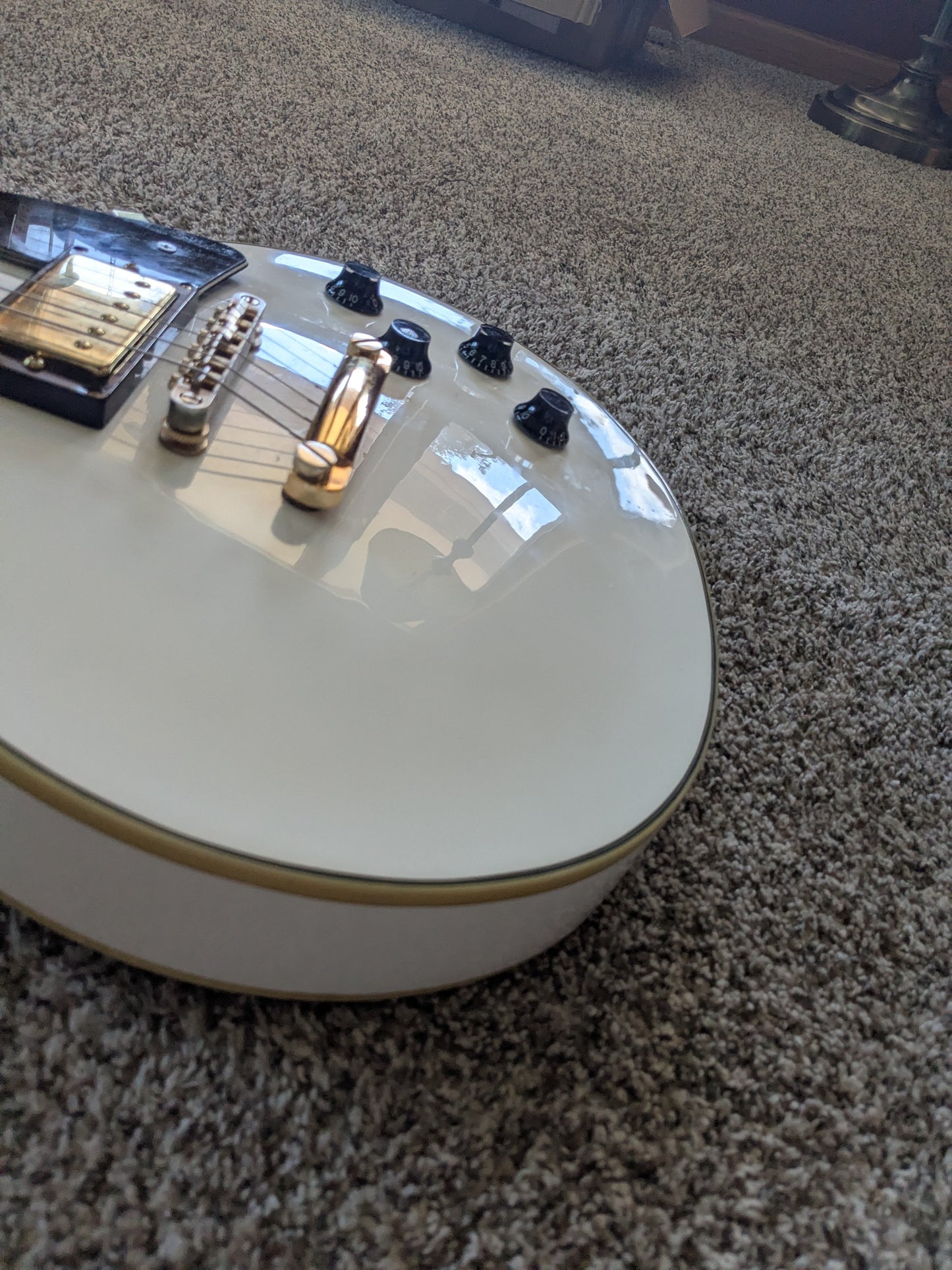 Vintage V100-AW Chrome Hardware Reissued Series Single Cut 2010s - Arctic White
