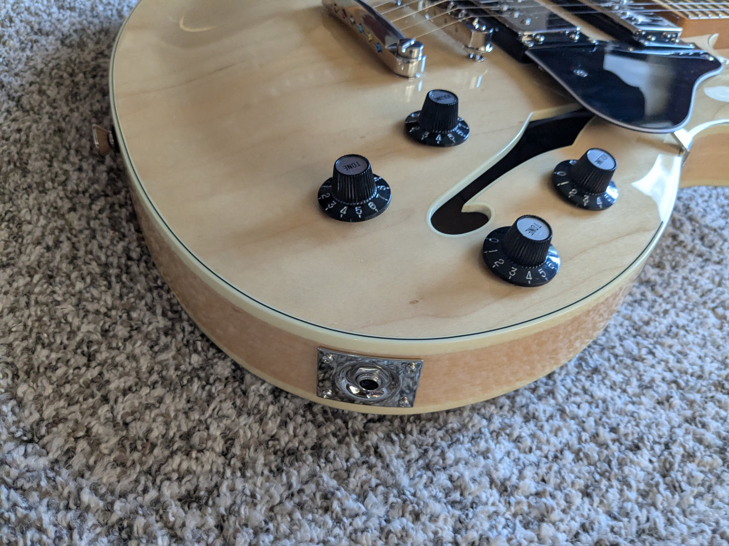 Squier Classic Vibe Starcaster 2025 Natural (set-up)