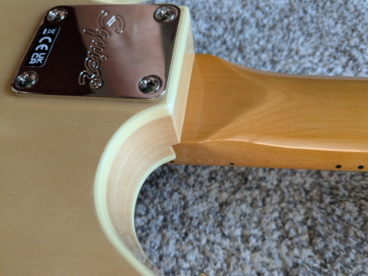 Squier Classic Vibe Starcaster 2025 Natural (set-up)