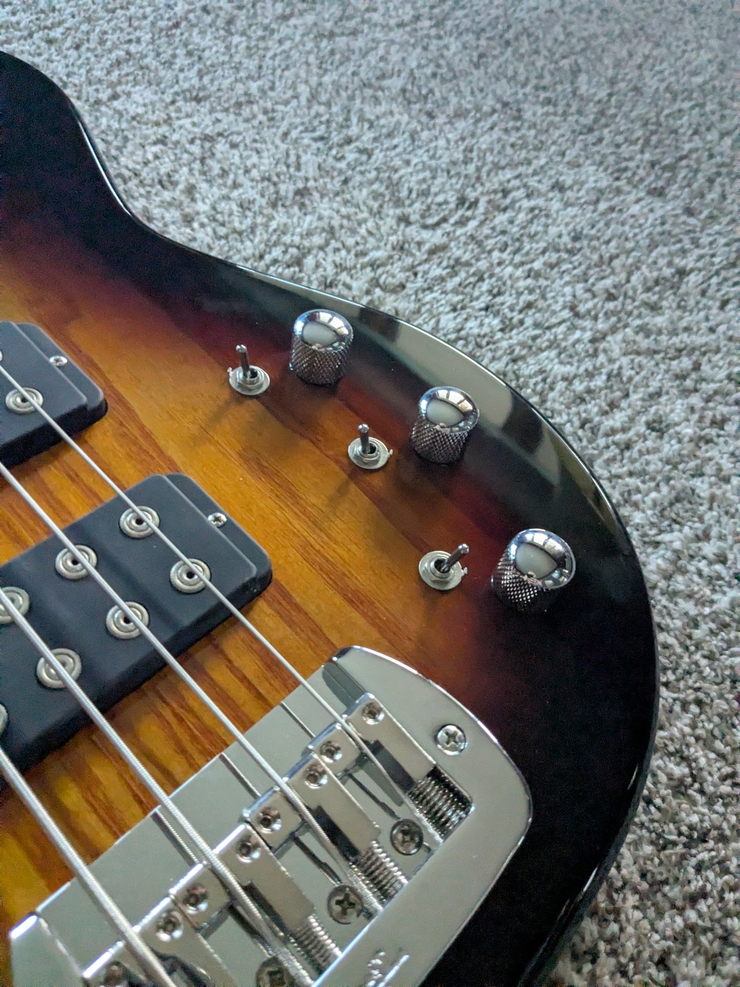 G&L Tribute Series L-2000 2020s - 3-Tone Sunburst
