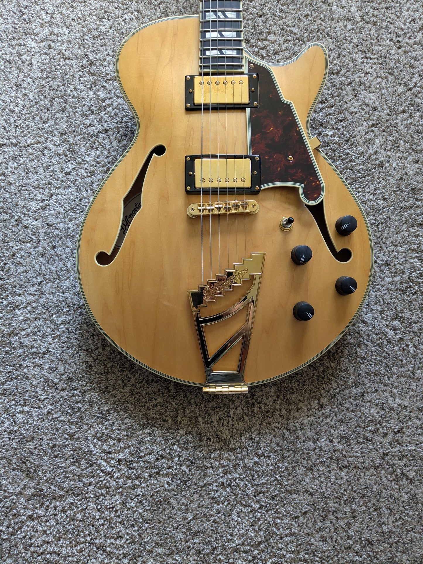 D'Angelico Deluxe SS with Stairstep Tailpiece 2021 - Present - Satin Honey