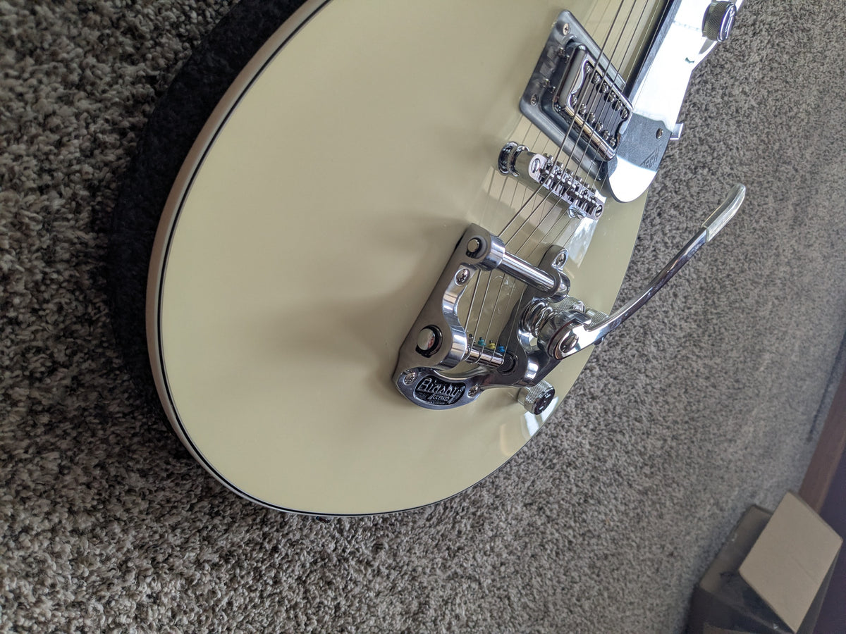 Gretsch G5230T Electromatic Jet FT with Bigsby 2025 - Present - Two-Tone Vintage White/ London Grey