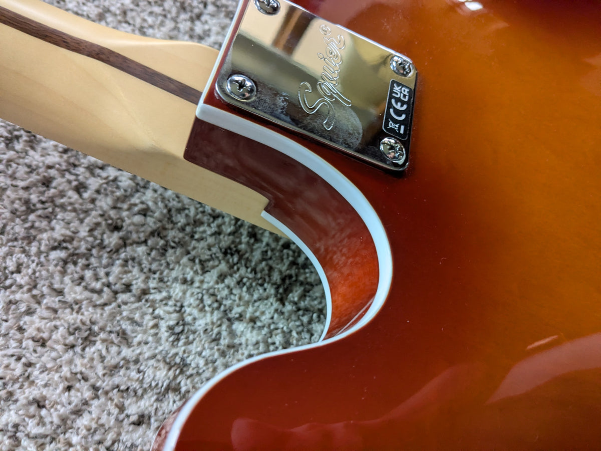Squier Affinity Starcaster Deluxe 2024 - Present - Sienna Sunburst